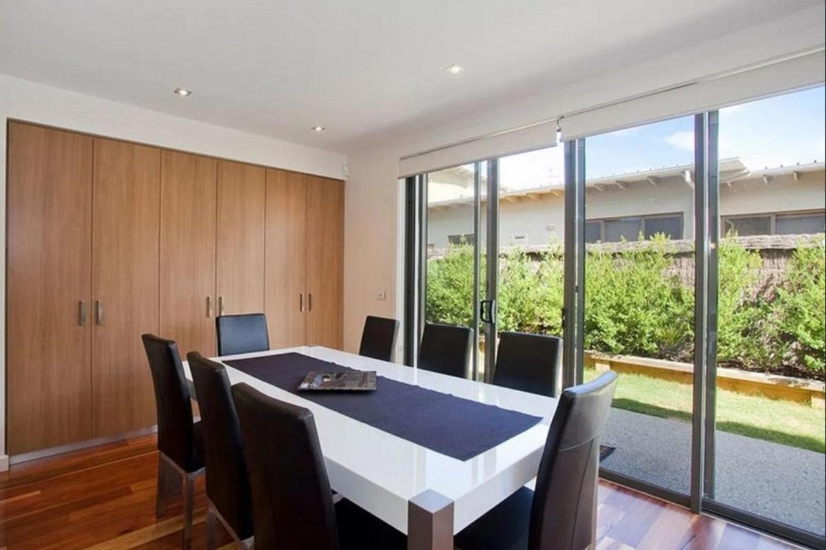 Four-Bedroom House - Photo 5
