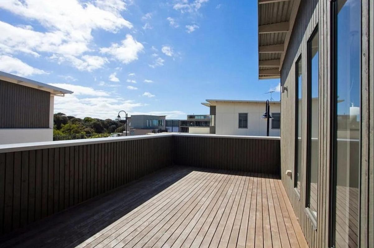Four-Bedroom House - Photo 7