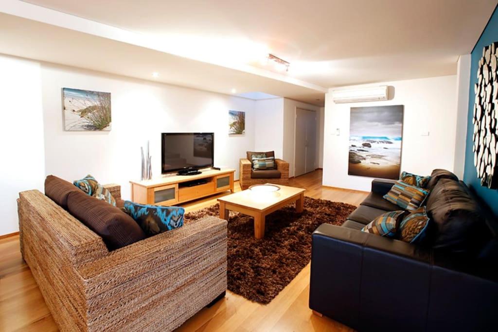 Three-Bedroom Apartment photo 1
