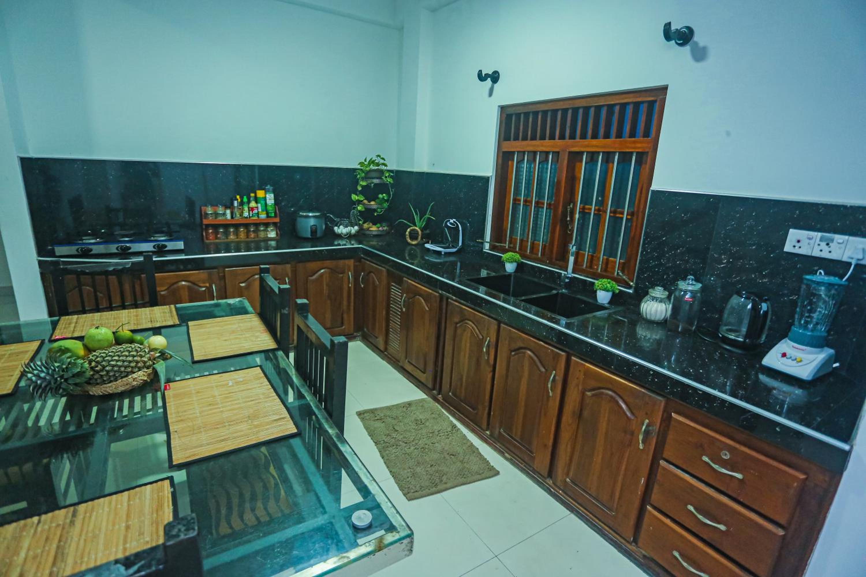 Deluxe Double Room (2 Adults + 1 Child) photo 2