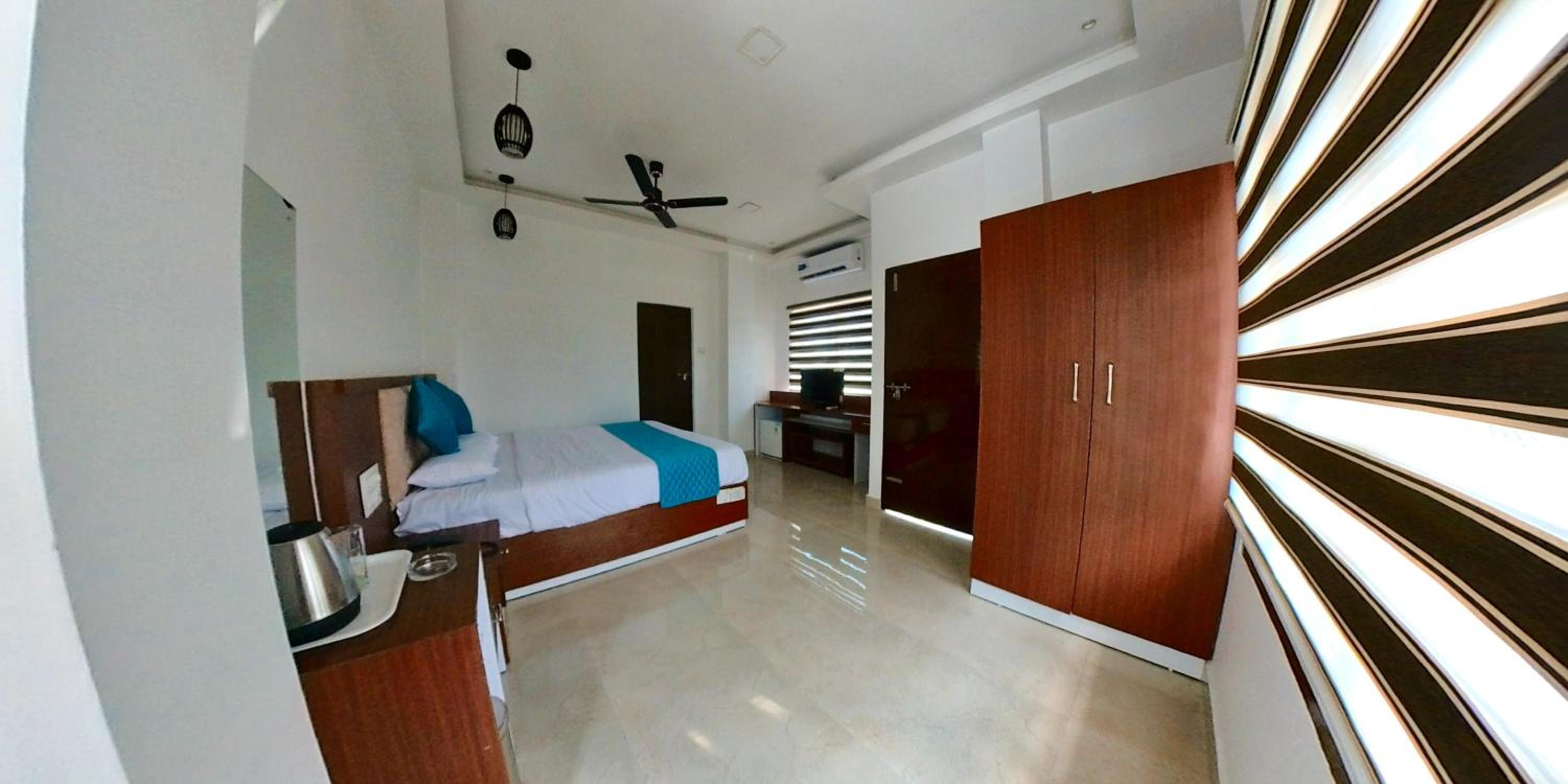 King Room with Balcony photo 2