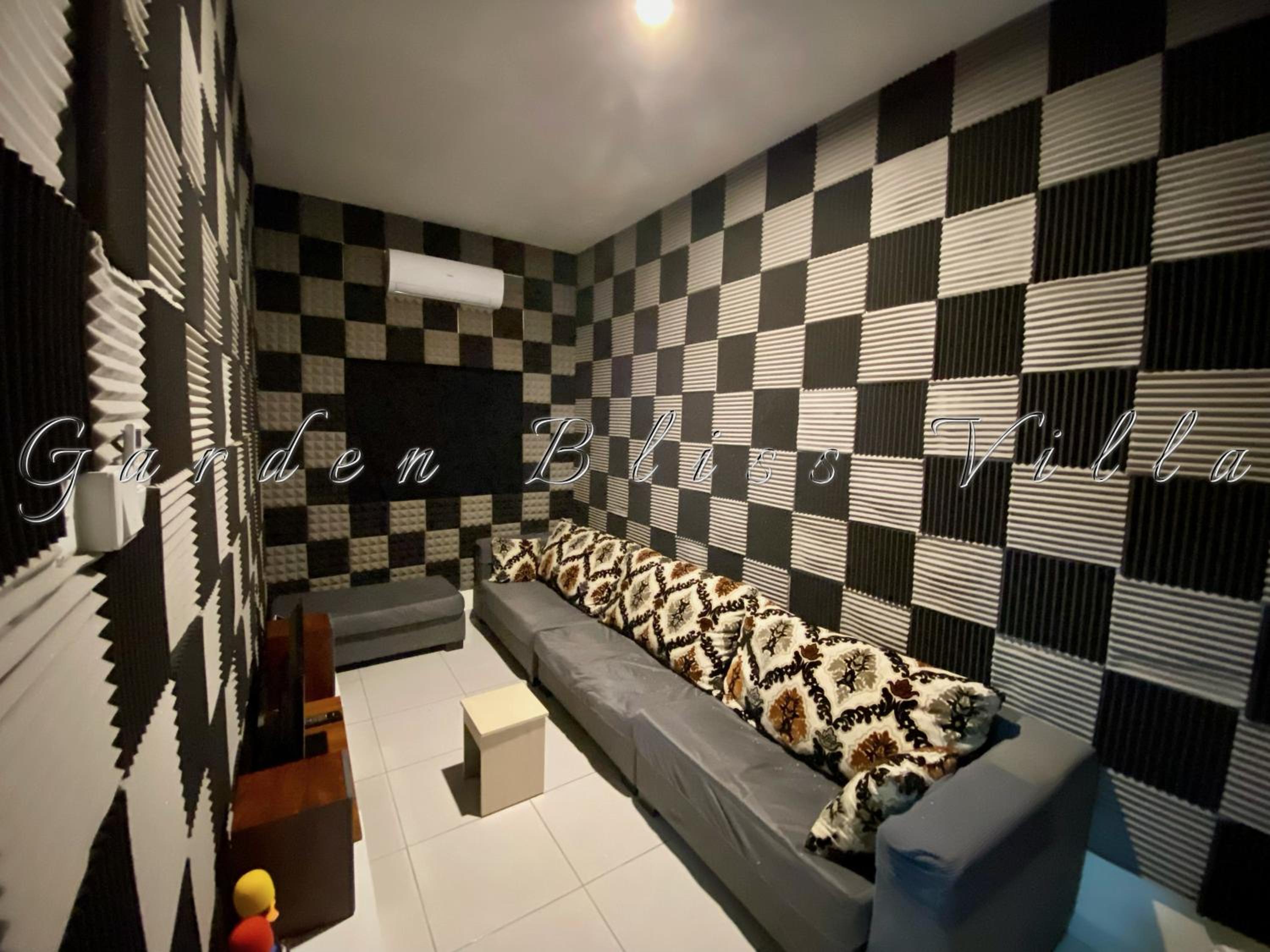 Three-Bedroom Villa photo 1