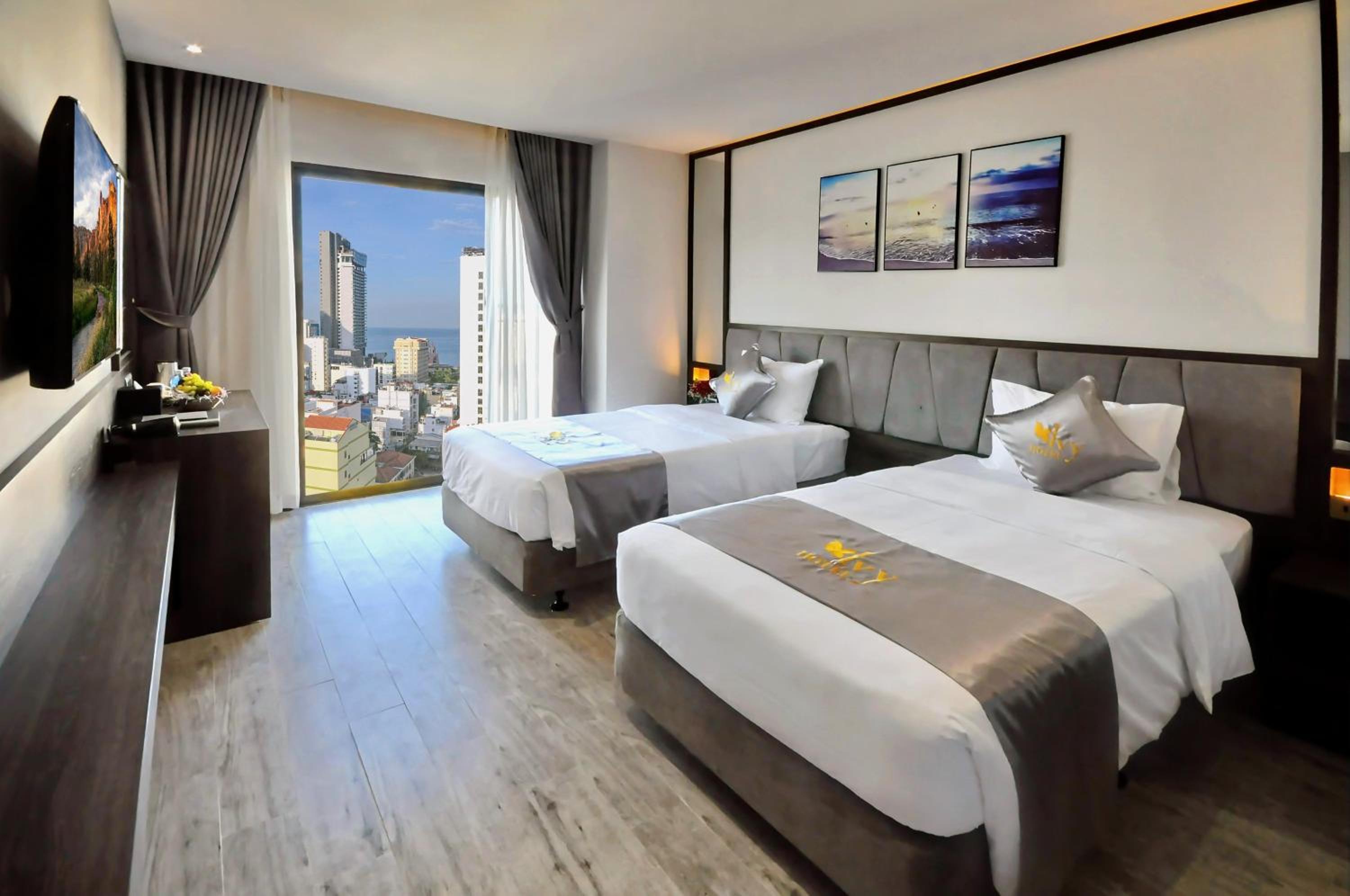 Double Or Twin Room With Side Sea View