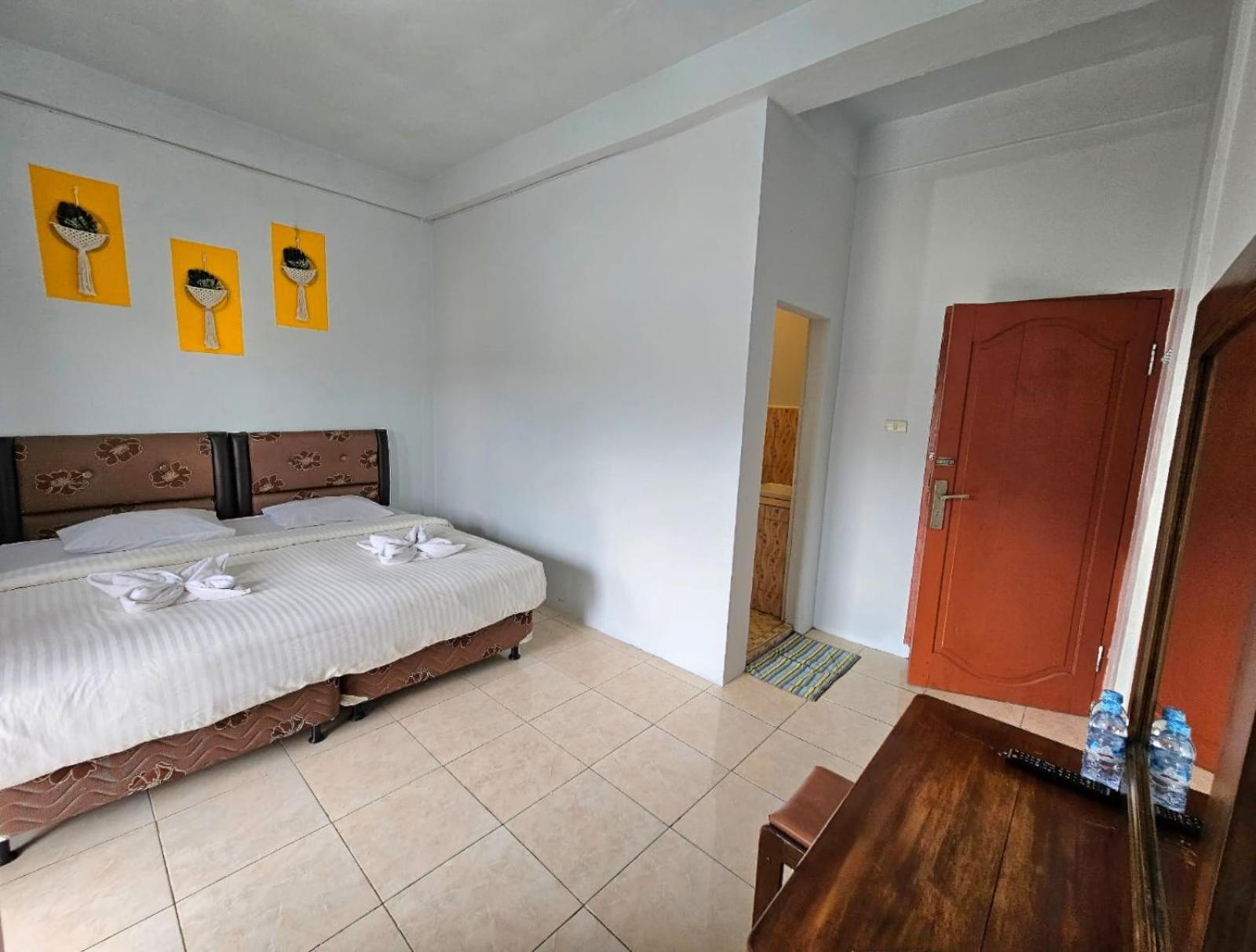 Standard Double Room - Photo 2