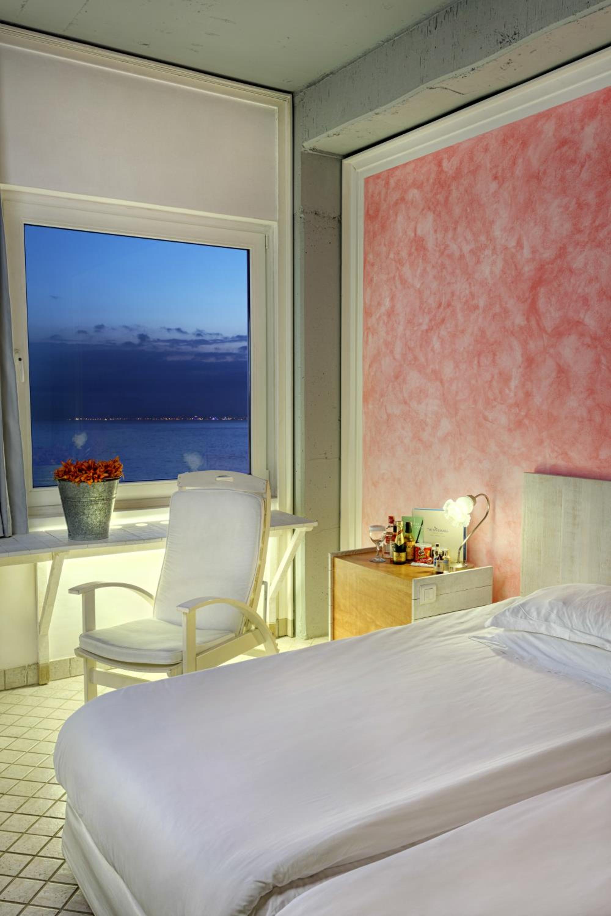 Triple Room With Sea View thumbnail 6