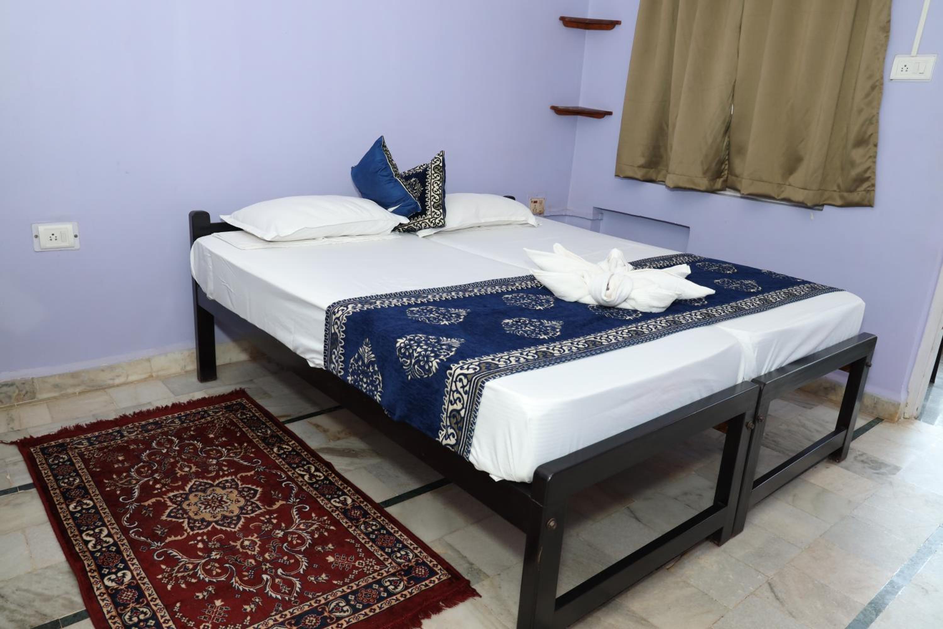 Deluxe Double Room with Balcony photo 3