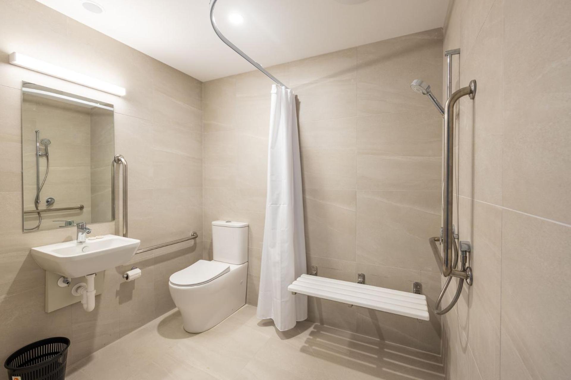King Room - Disability Access - Photo 3
