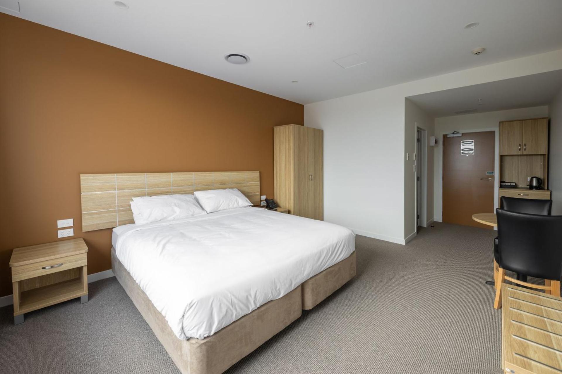 Deluxe Room - Photo 5