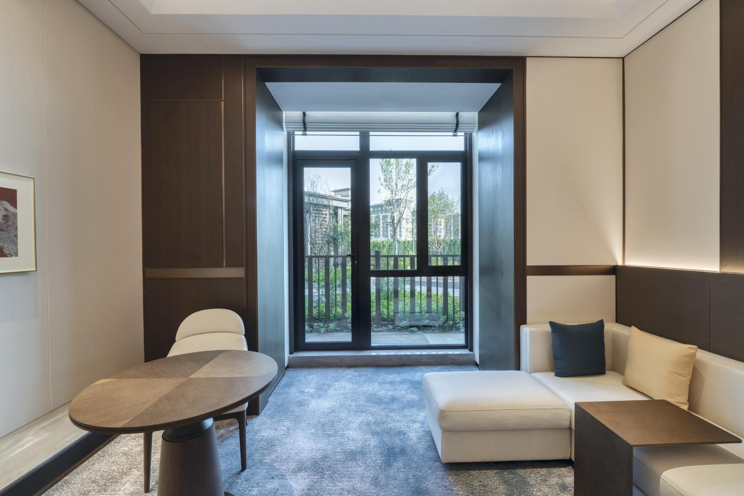 Premium King Room