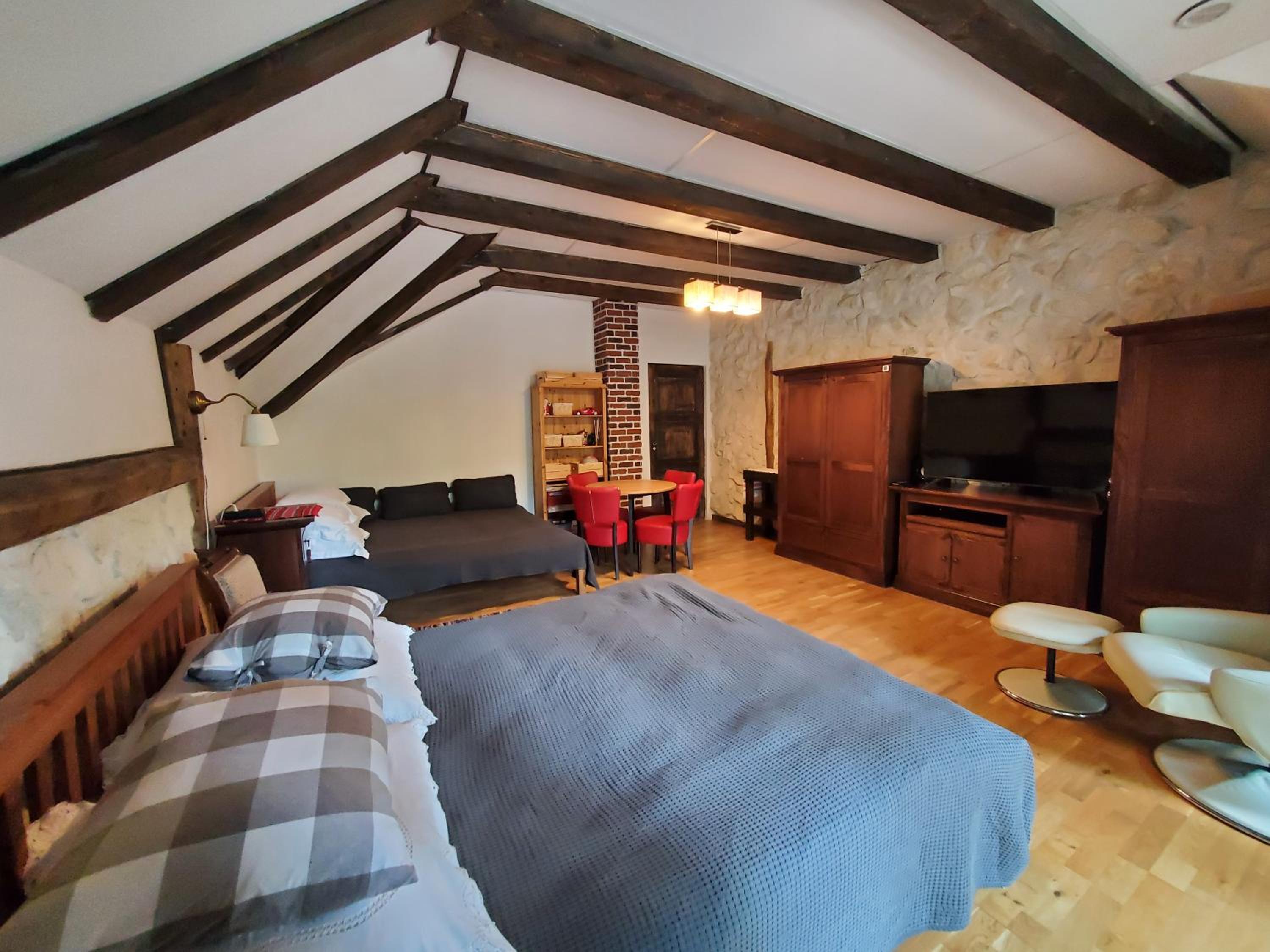 King Room with Two King Beds - Photo 4