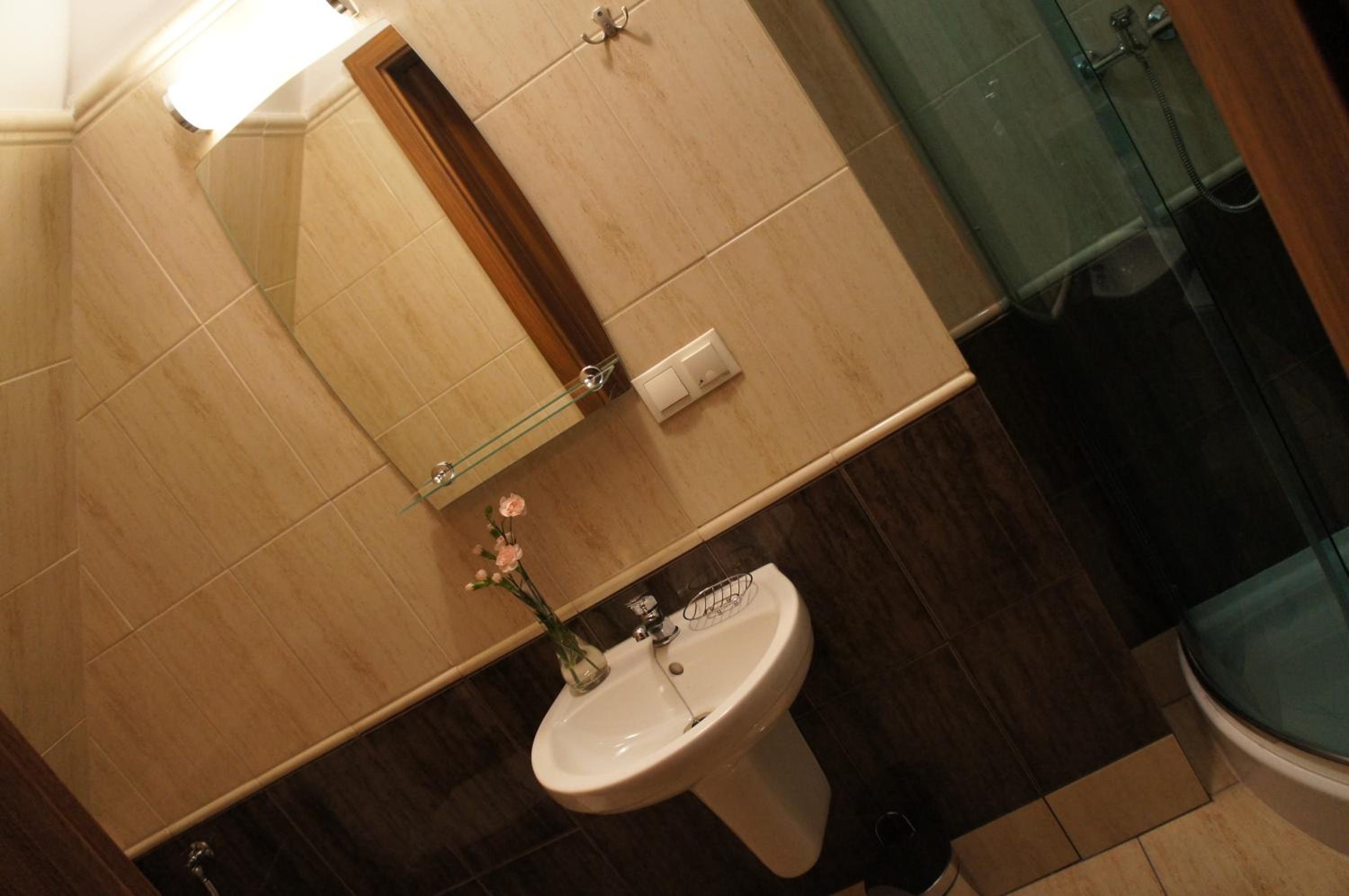 Deluxe Double or Twin Room - Photo 2