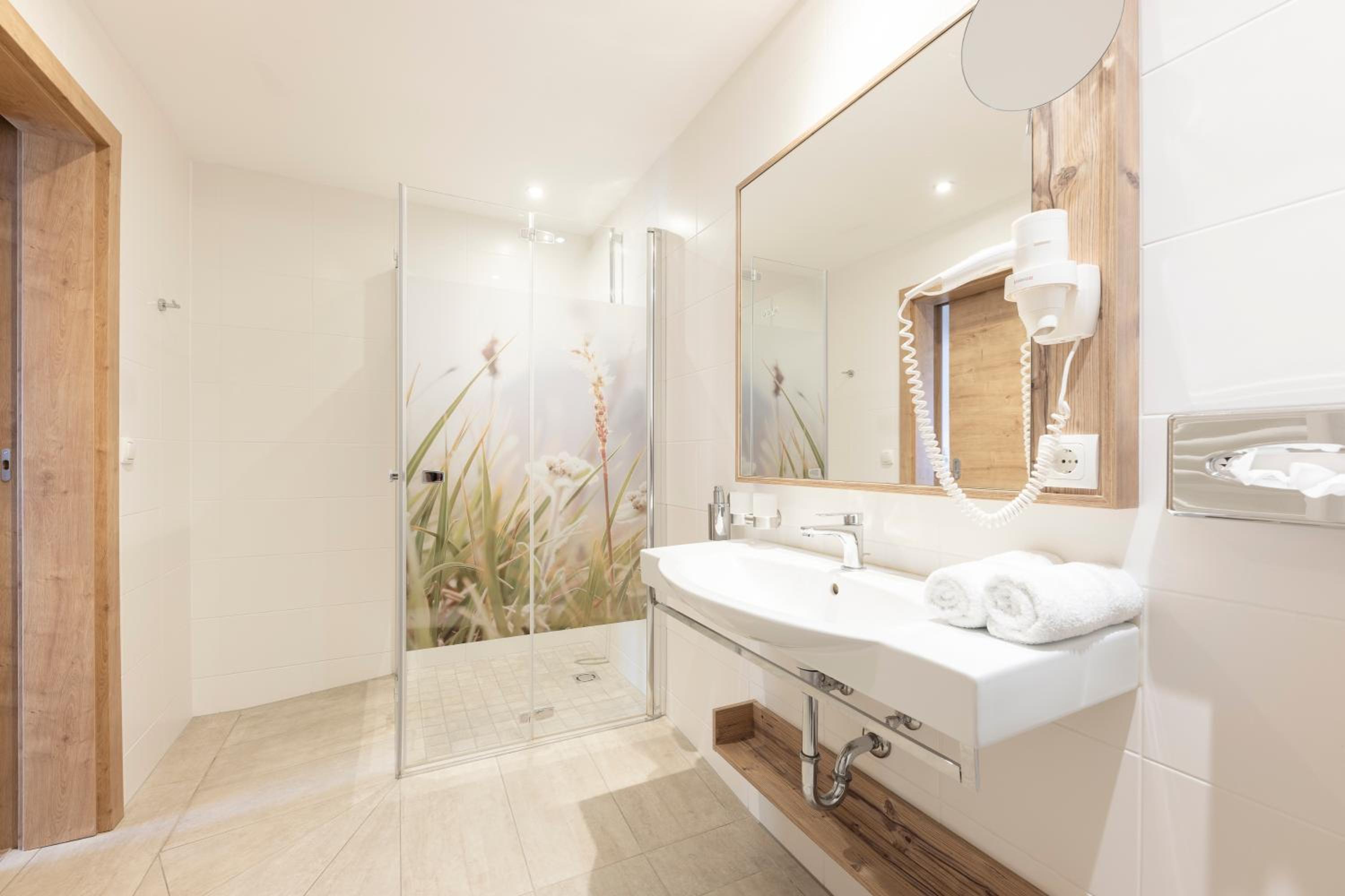 Quadruple Room - Photo 11