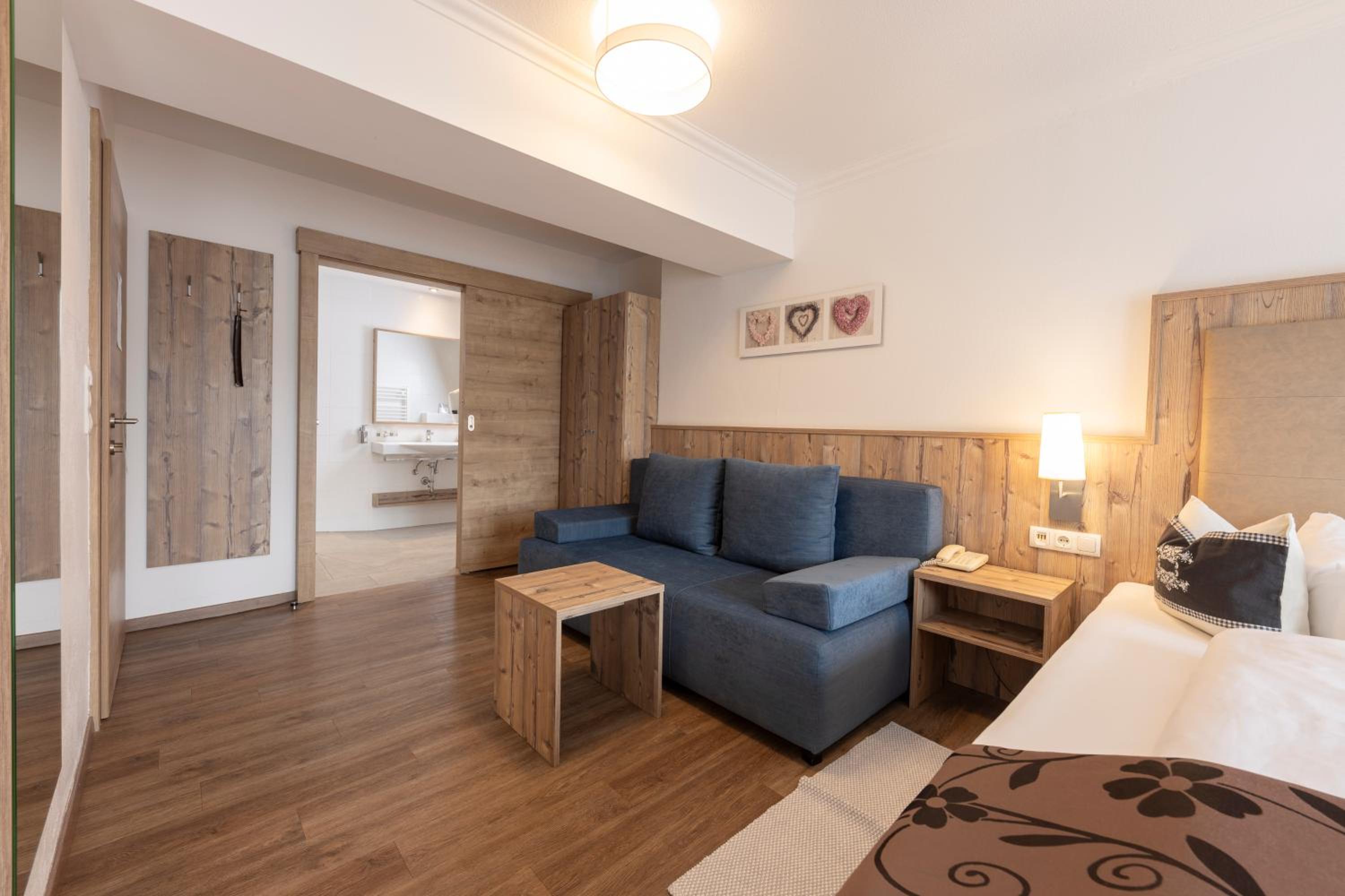 Quadruple Room - Photo 7