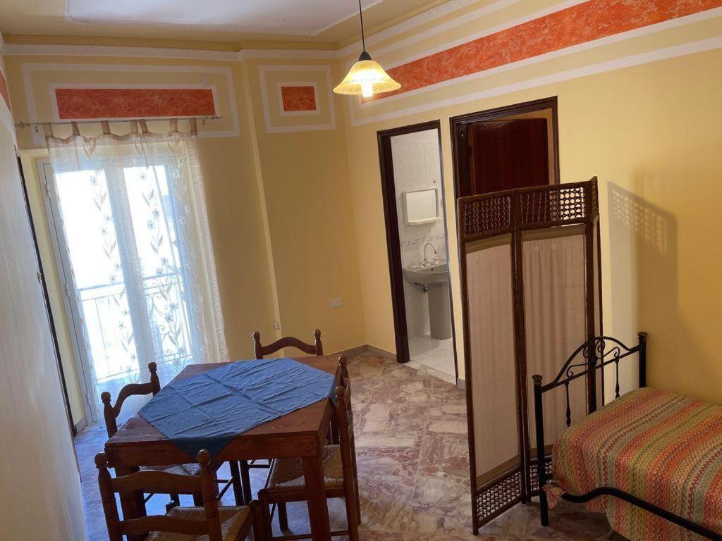 Standard Double Room - Photo 6