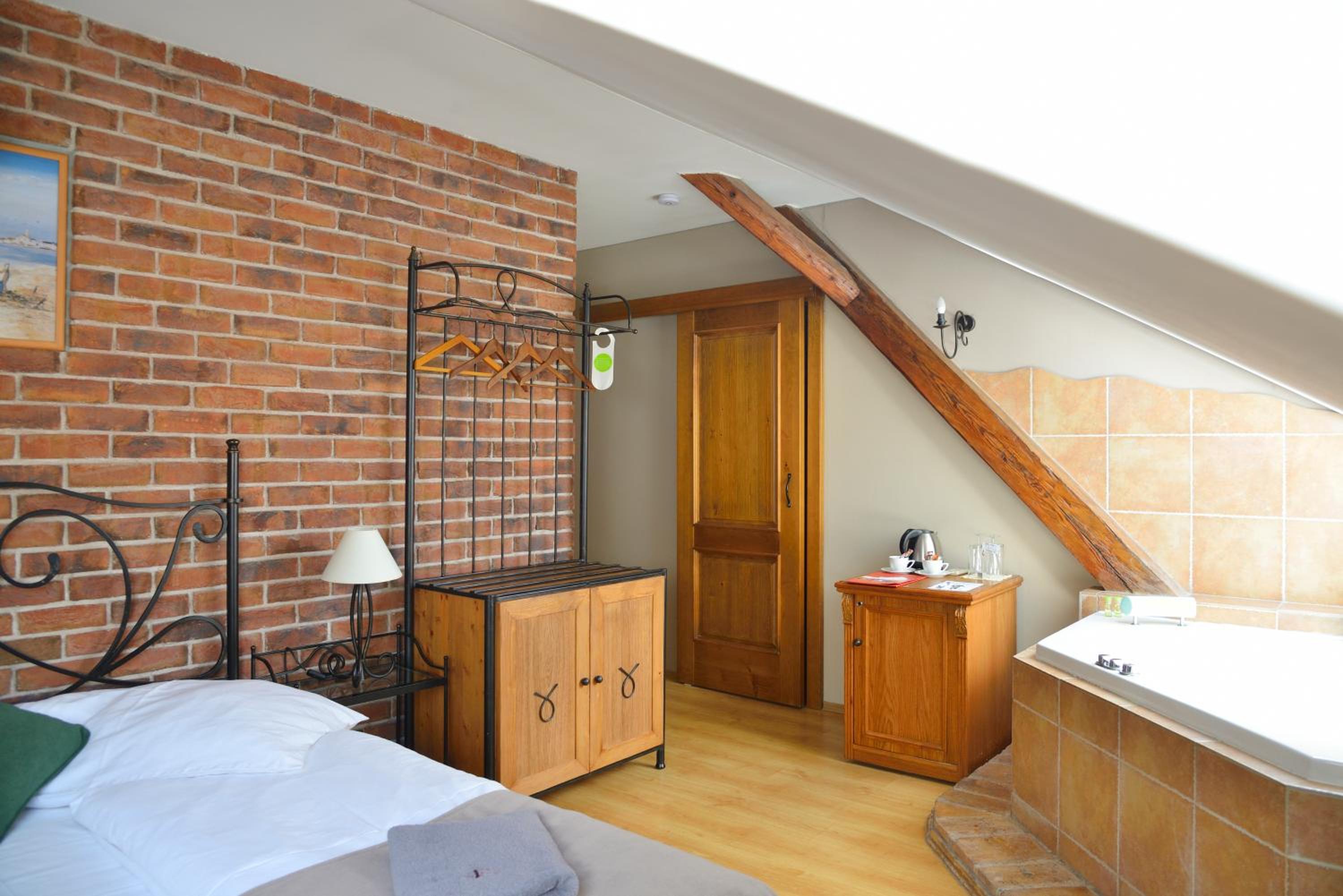 Double Room with Spa Bath photo 2