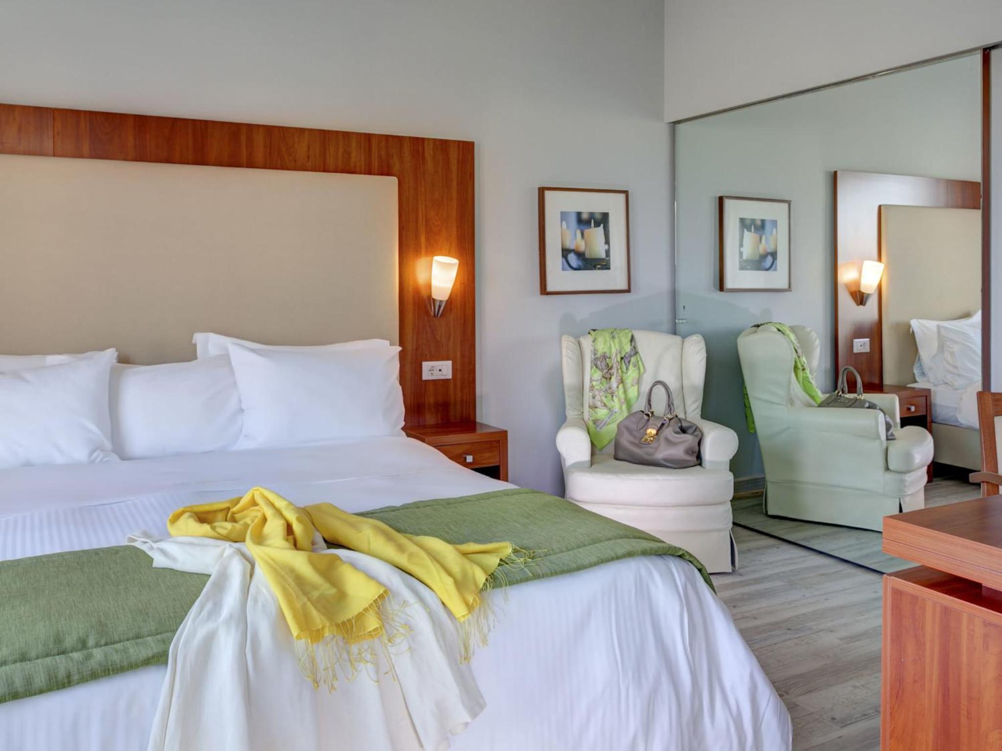Suite with Private Veranda & Acropolis View