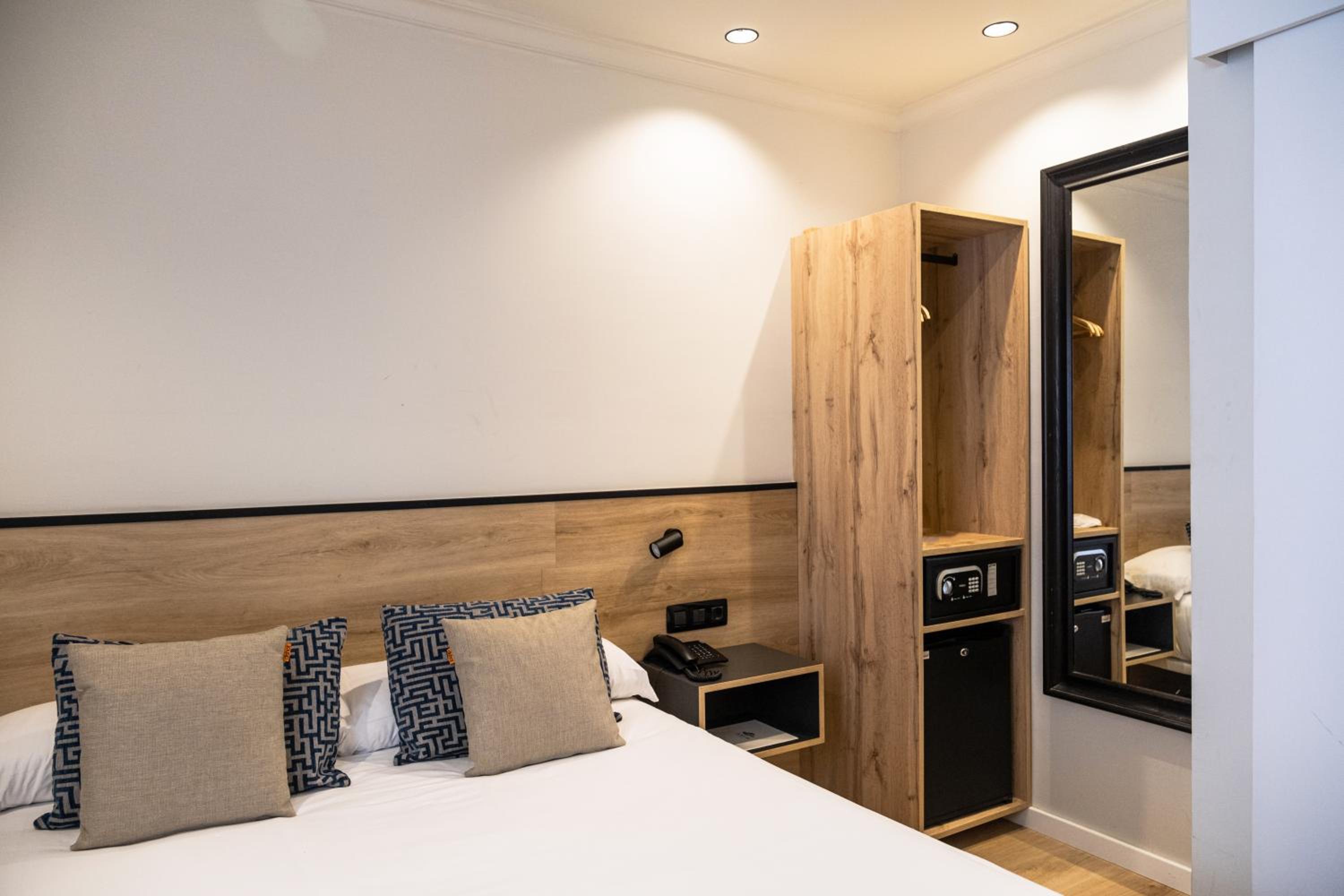 Double or Twin Room with City View