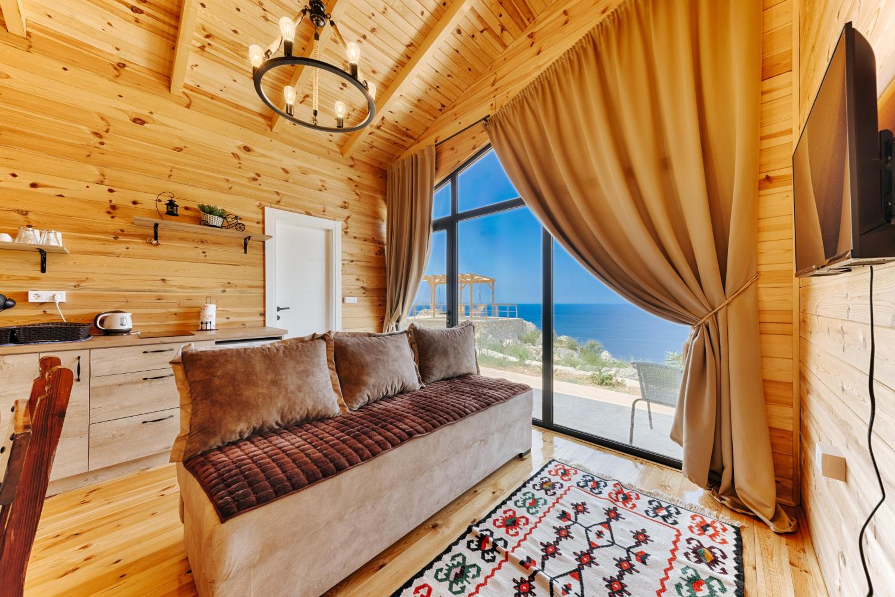 One-Bedroom House photo 1