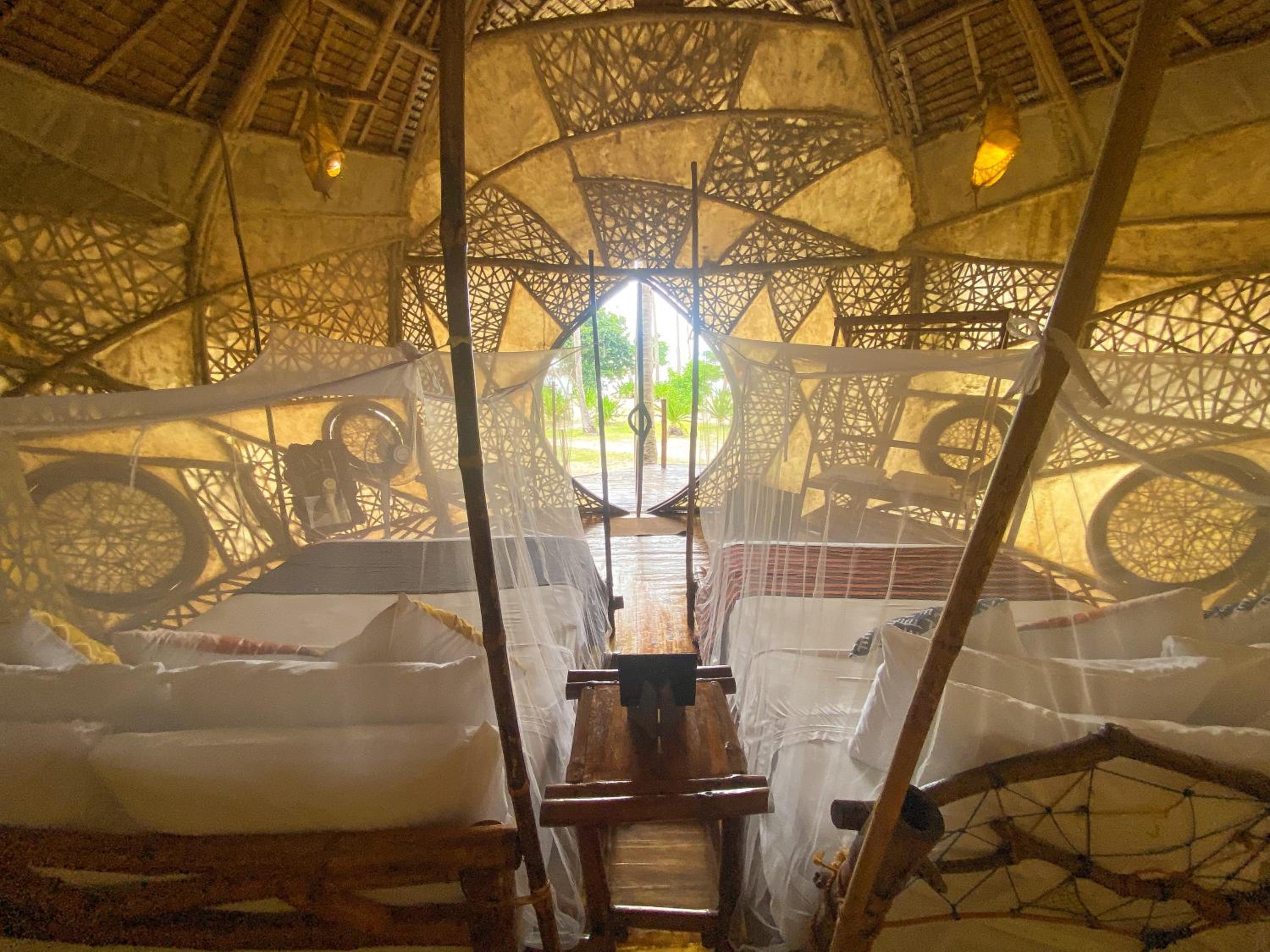 Hive Huts Two Queens - Photo 5