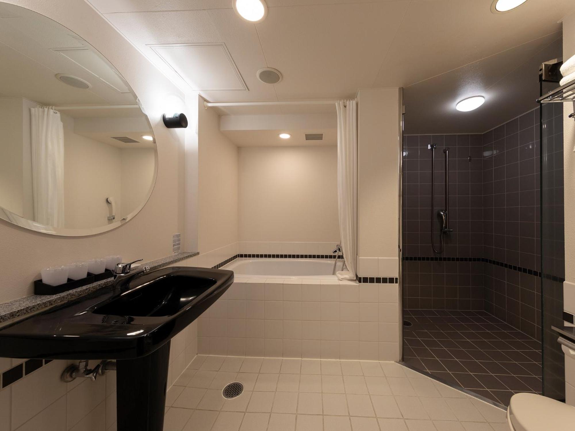 4 Beds Room - Non Smoking - Photo 4