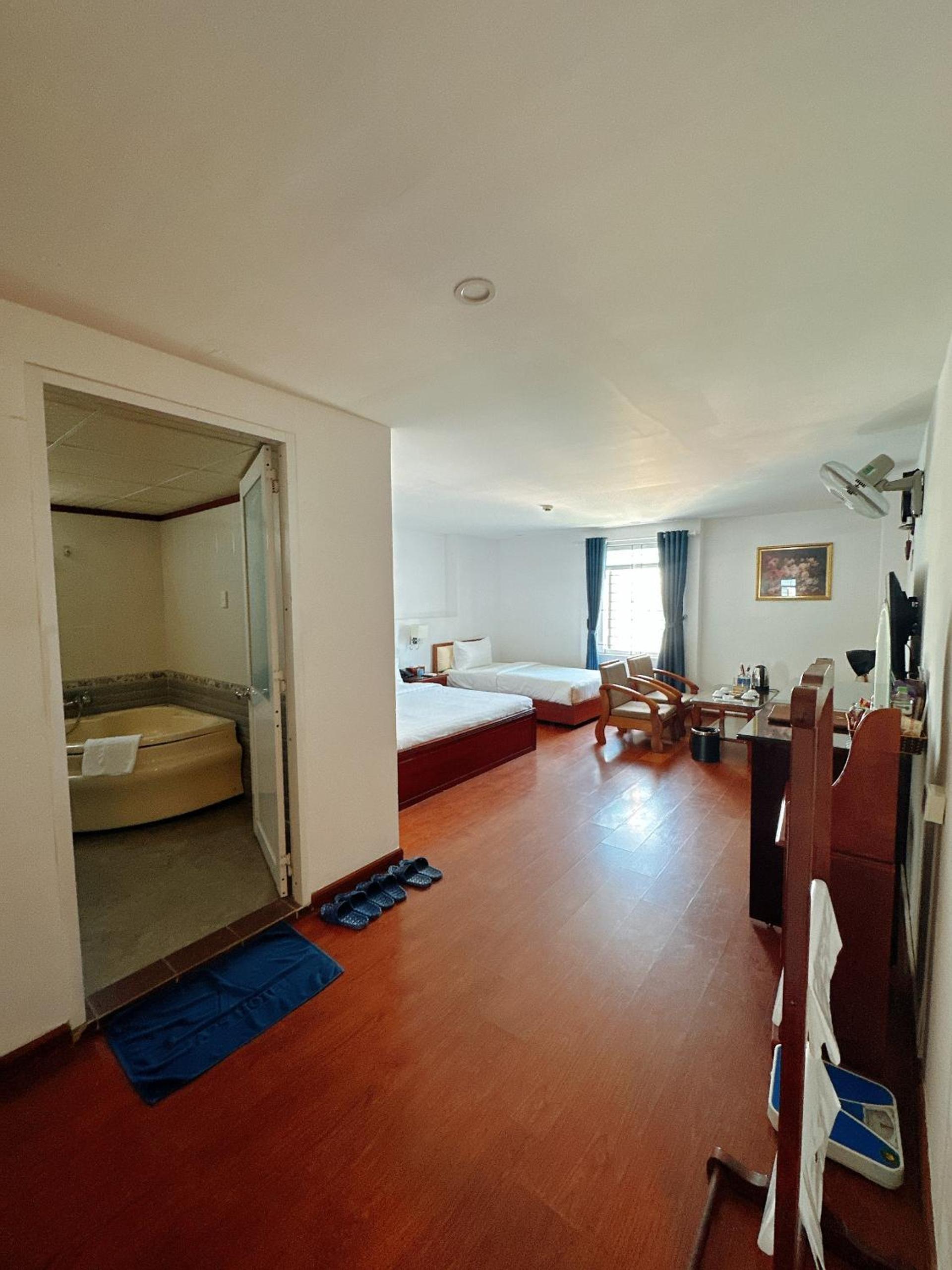 Deluxe Family Room - Photo 11