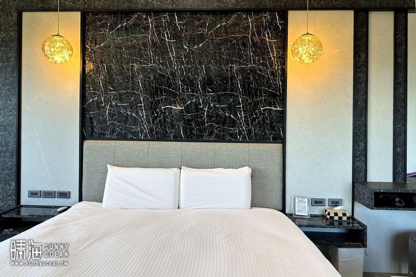 Deluxe Double Room with Bath photo 2