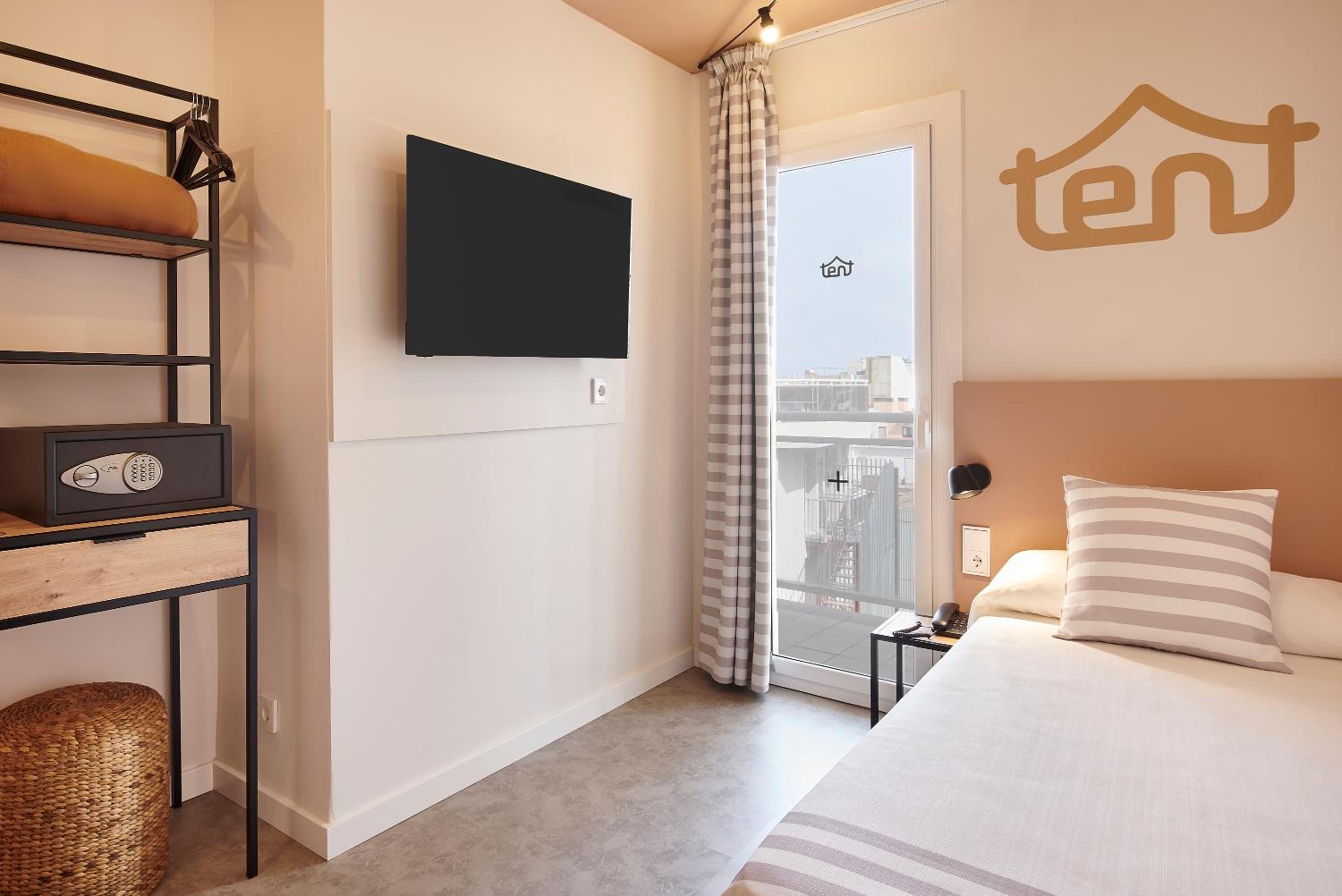 Single Room - Bed & Unlimited Brunch photo 2