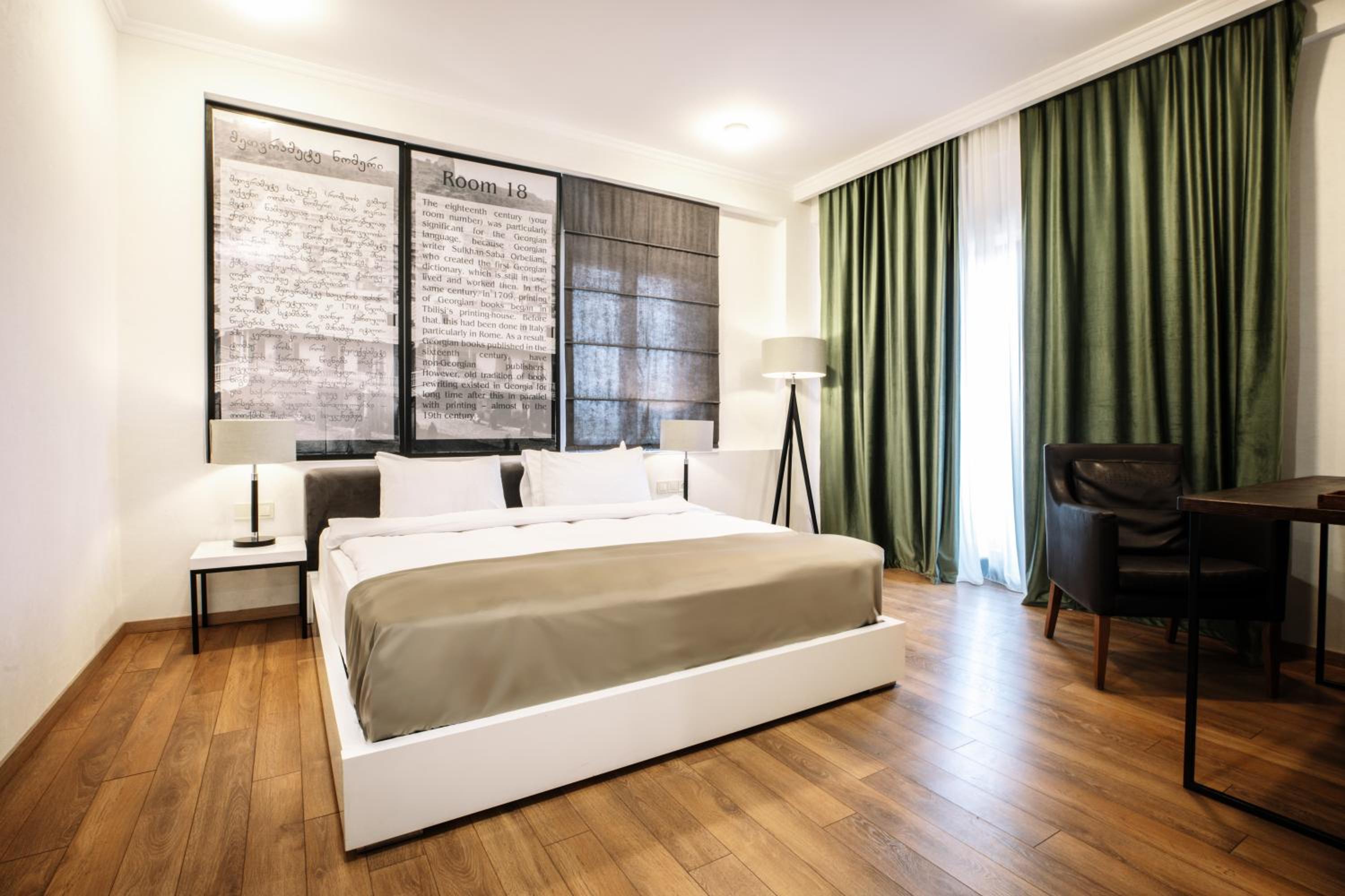 Superior Double Room with City View and Balcony photo 3