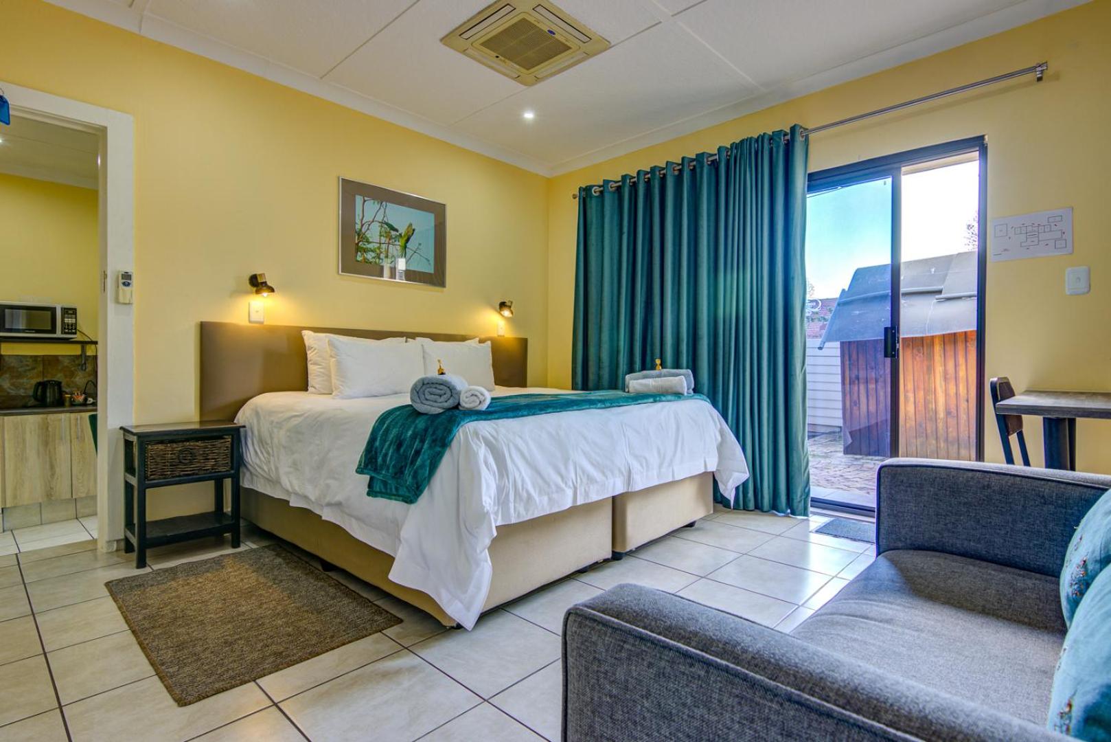 Luxury King Room photo 2