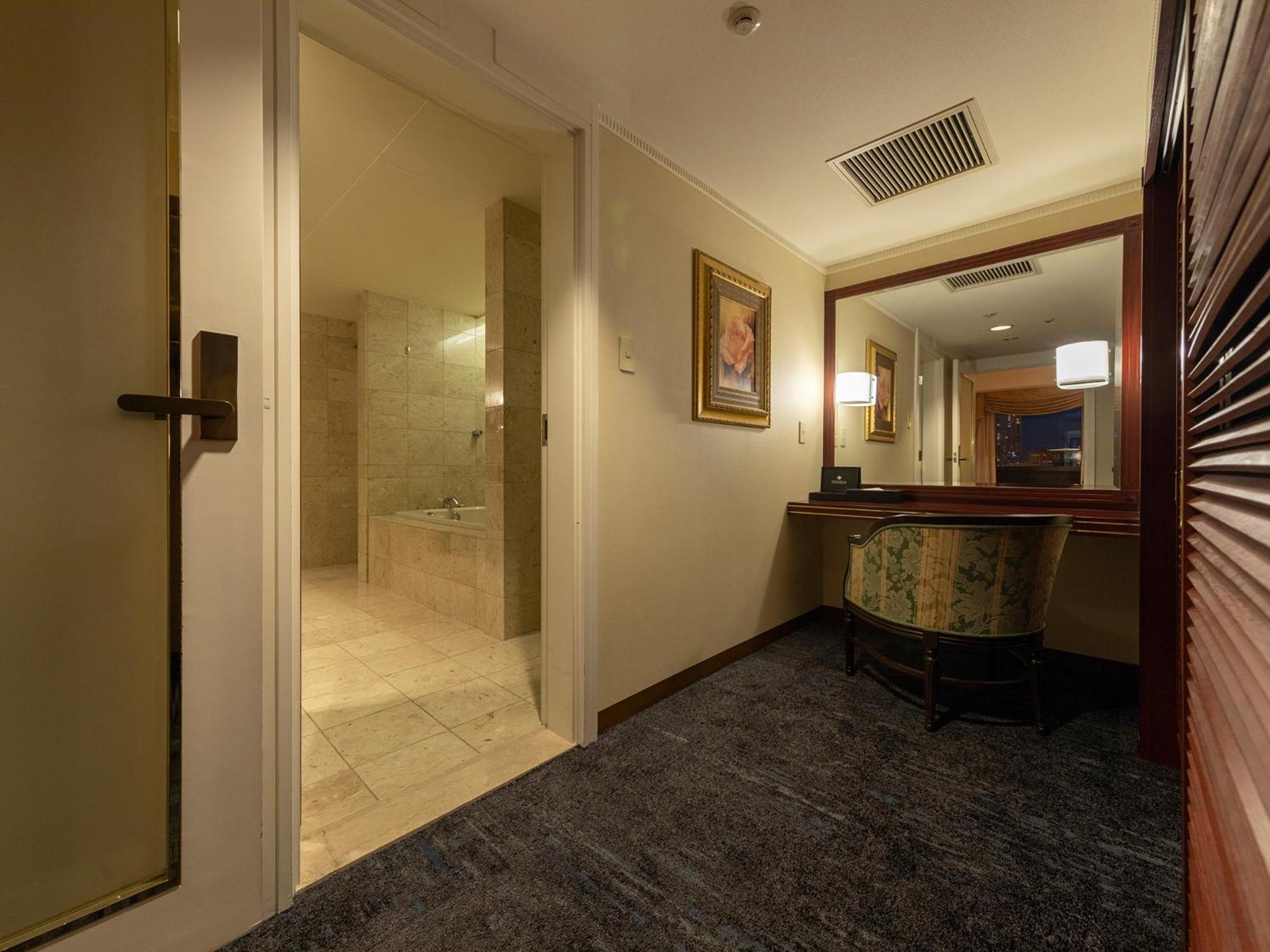Royal Suite - Non Smoking - Photo 15
