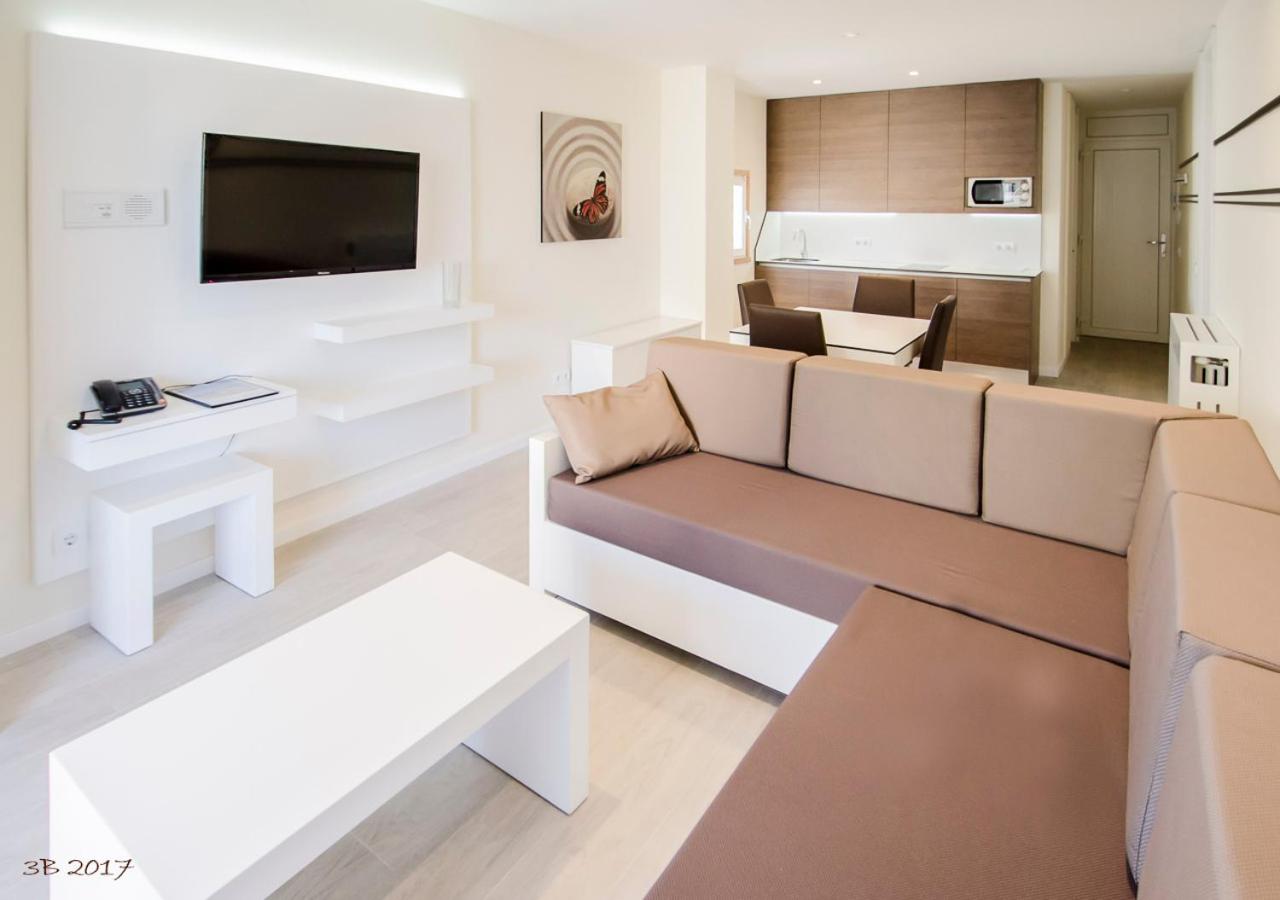 Premier One-Bedroom Apartment with City View photo 2