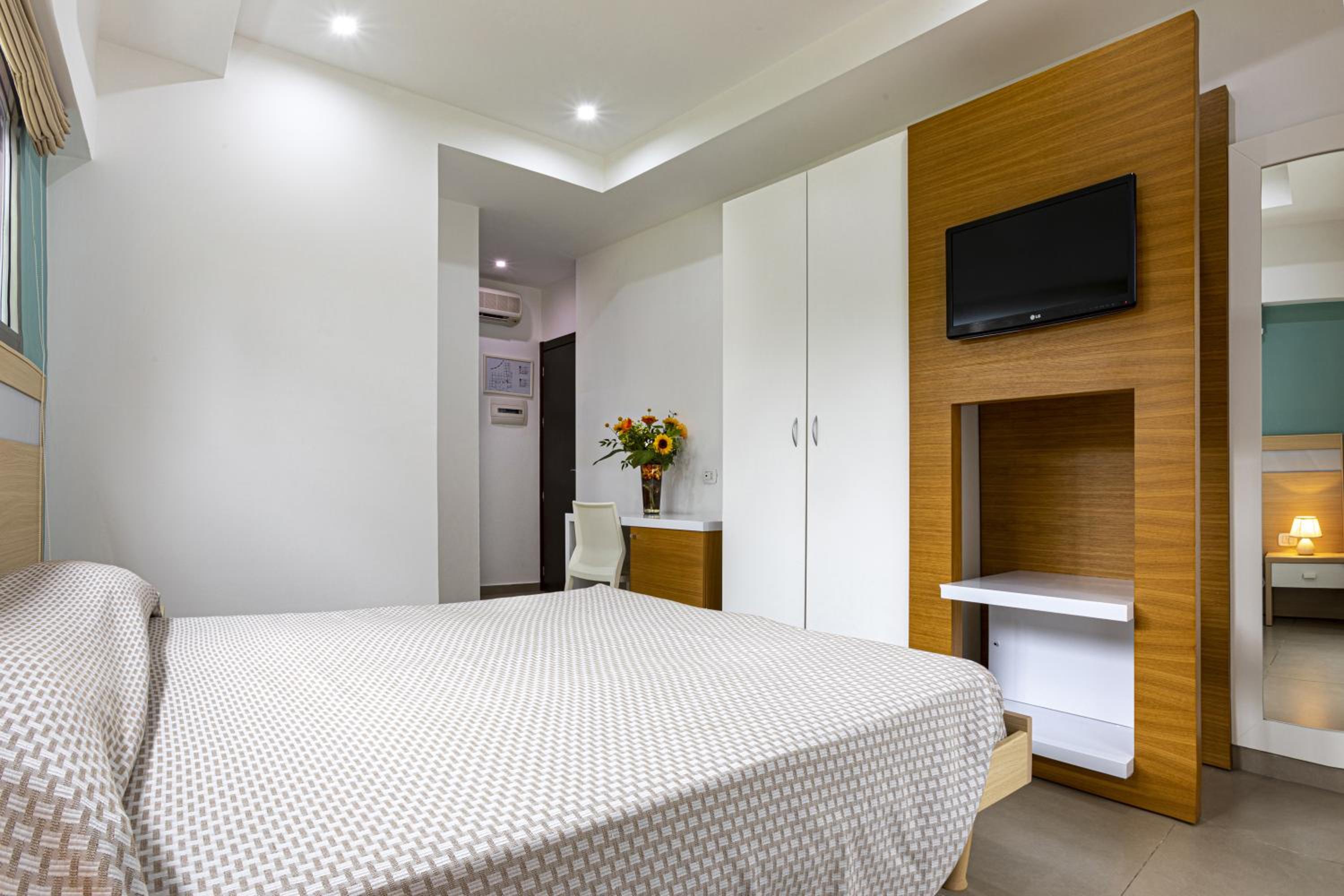 Double Room - Photo 2