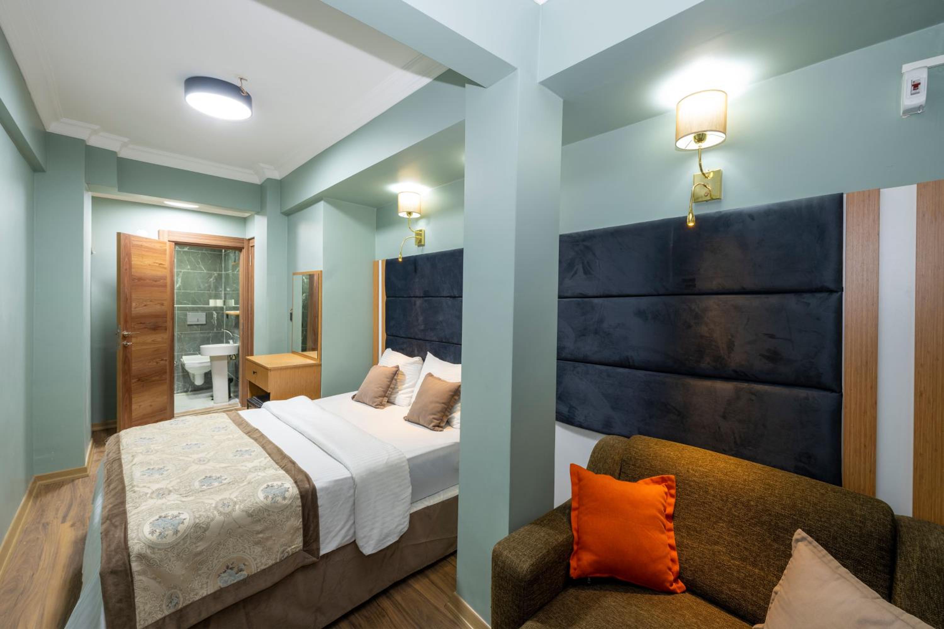 Deluxe Twin Room photo 2