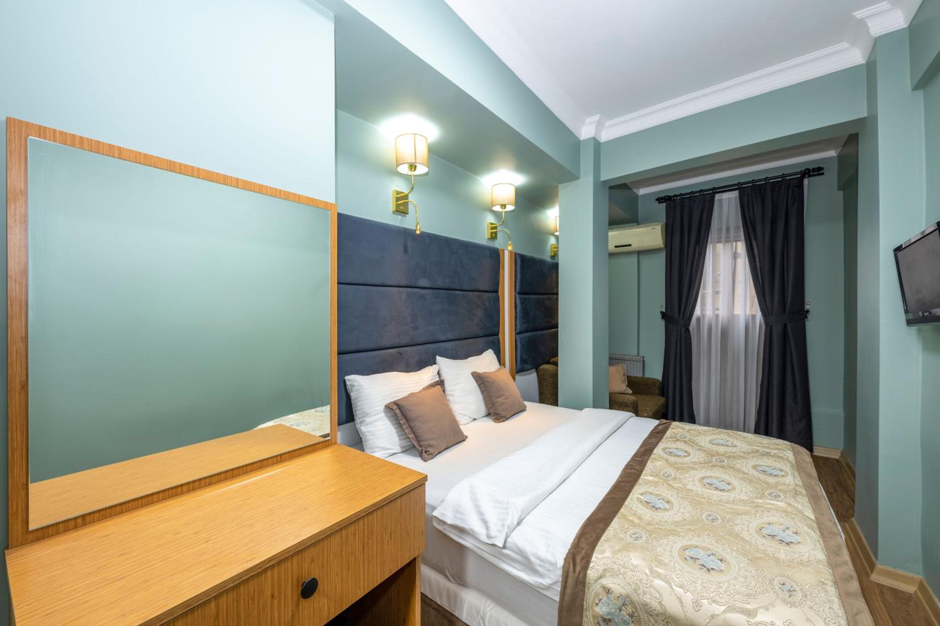 Deluxe Twin Room photo 3