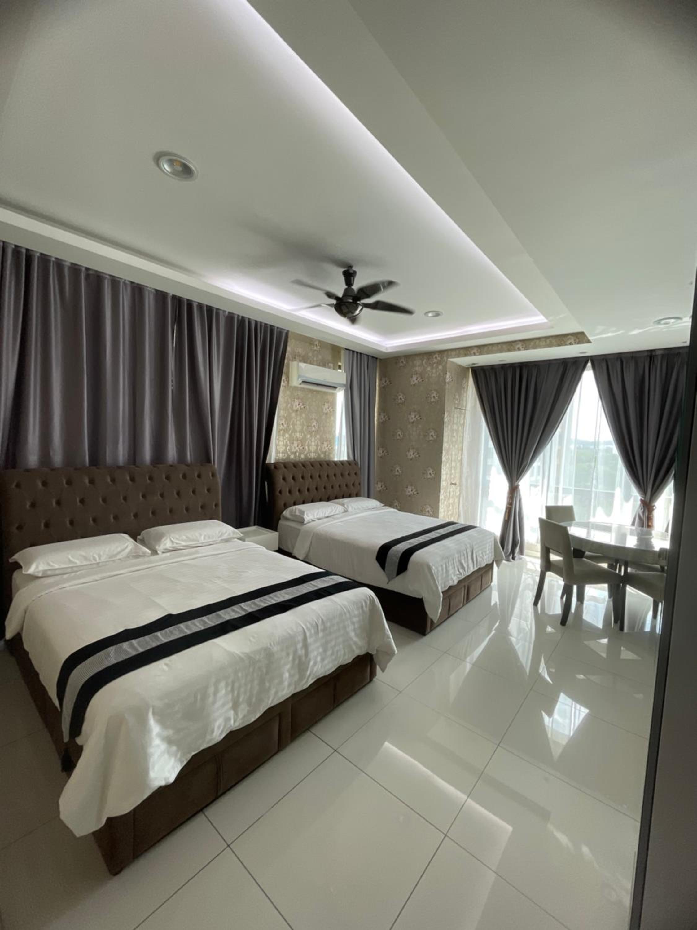 Deluxe Suite photo 2