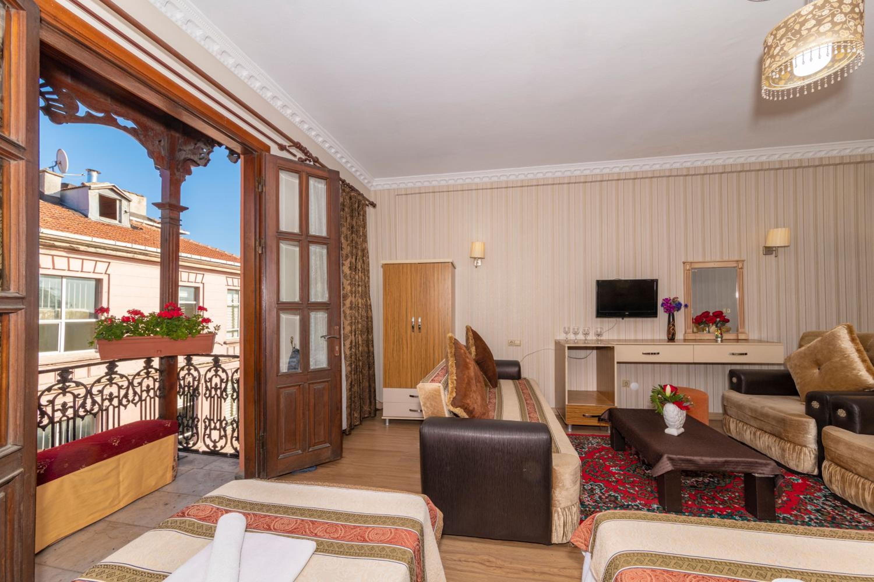 Family Room with Balcony photo 1