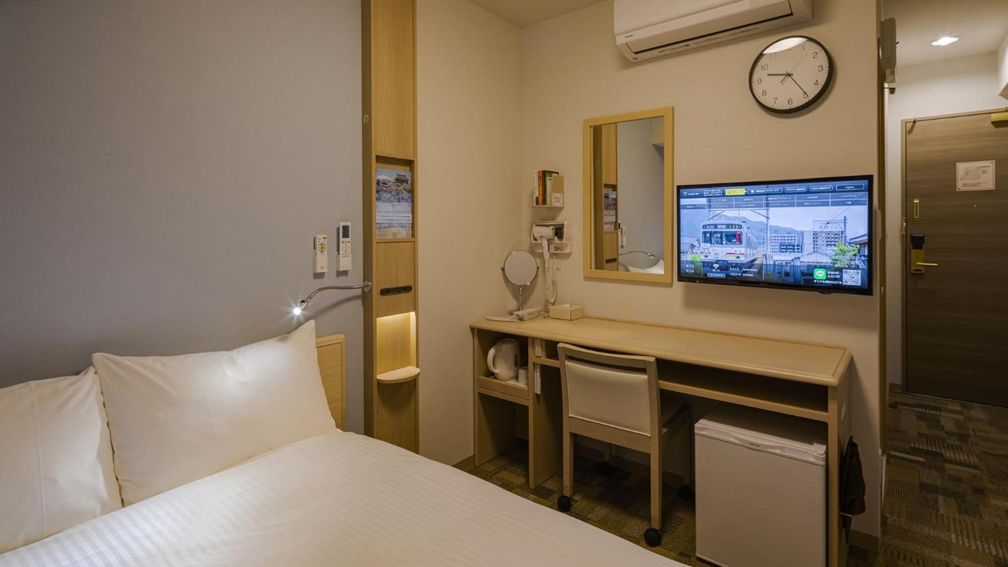 Double Room - Smoking - Photo 12
