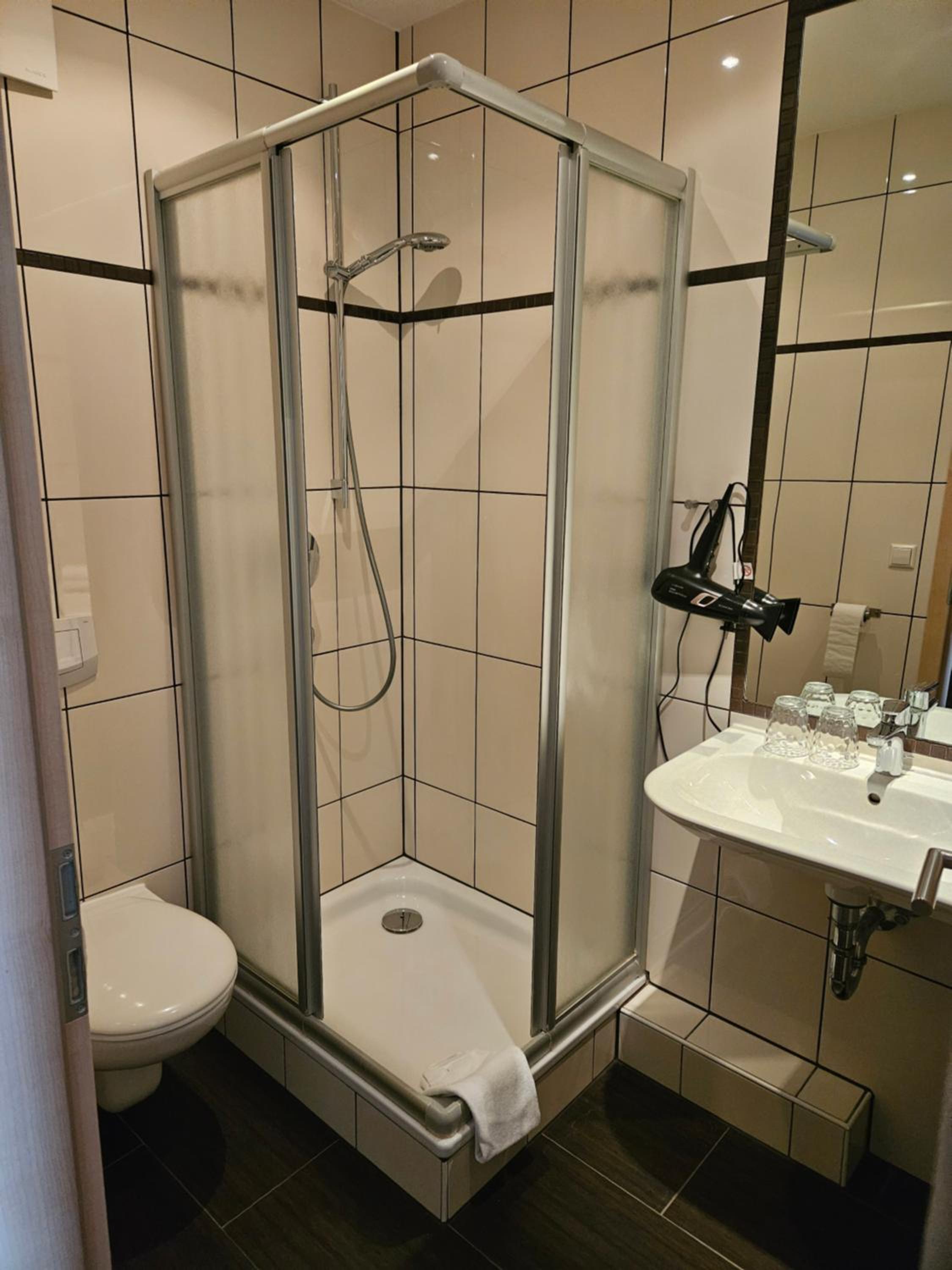 Double Room - Photo 8
