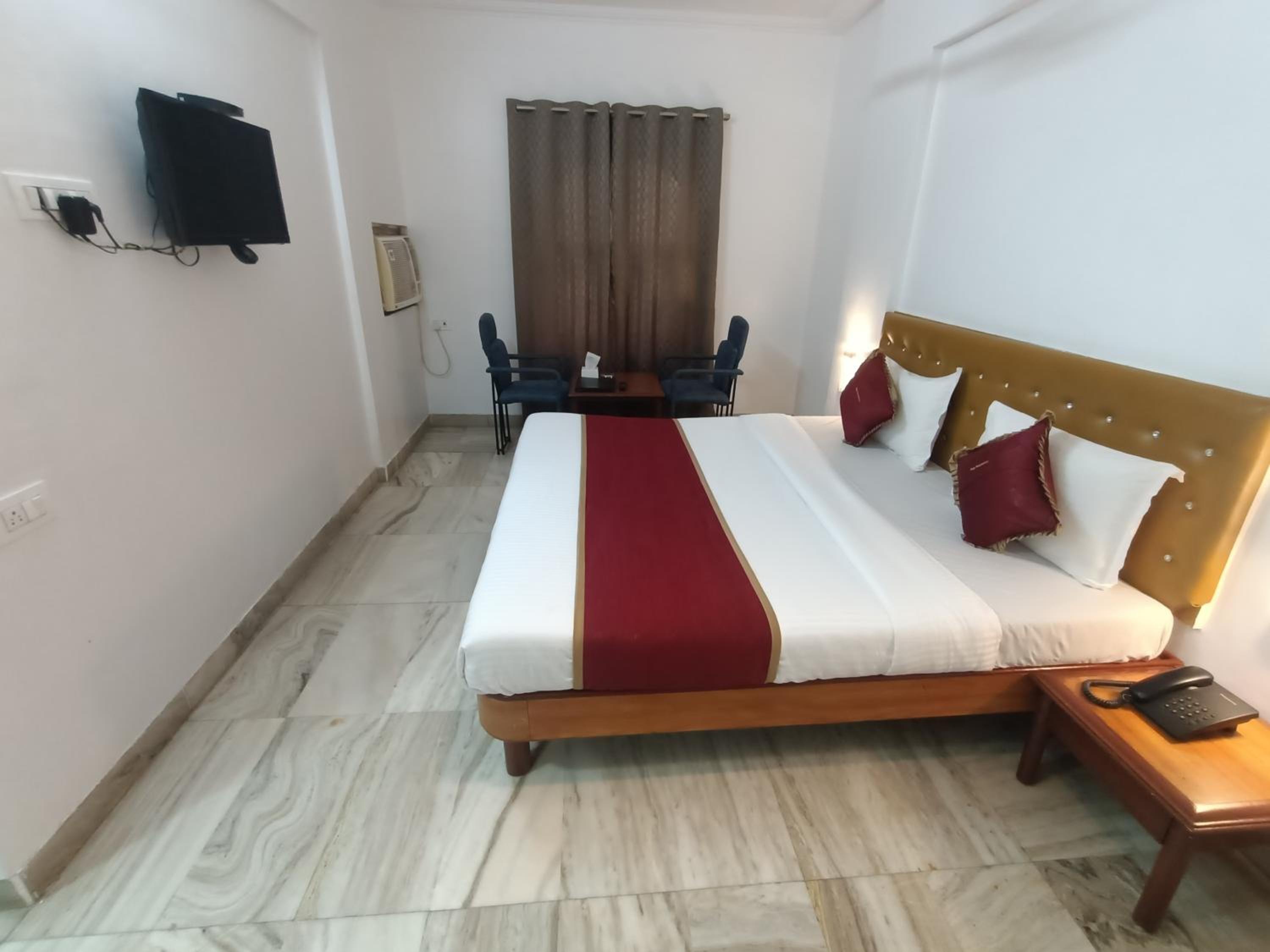 Deluxe Room - Photo 23