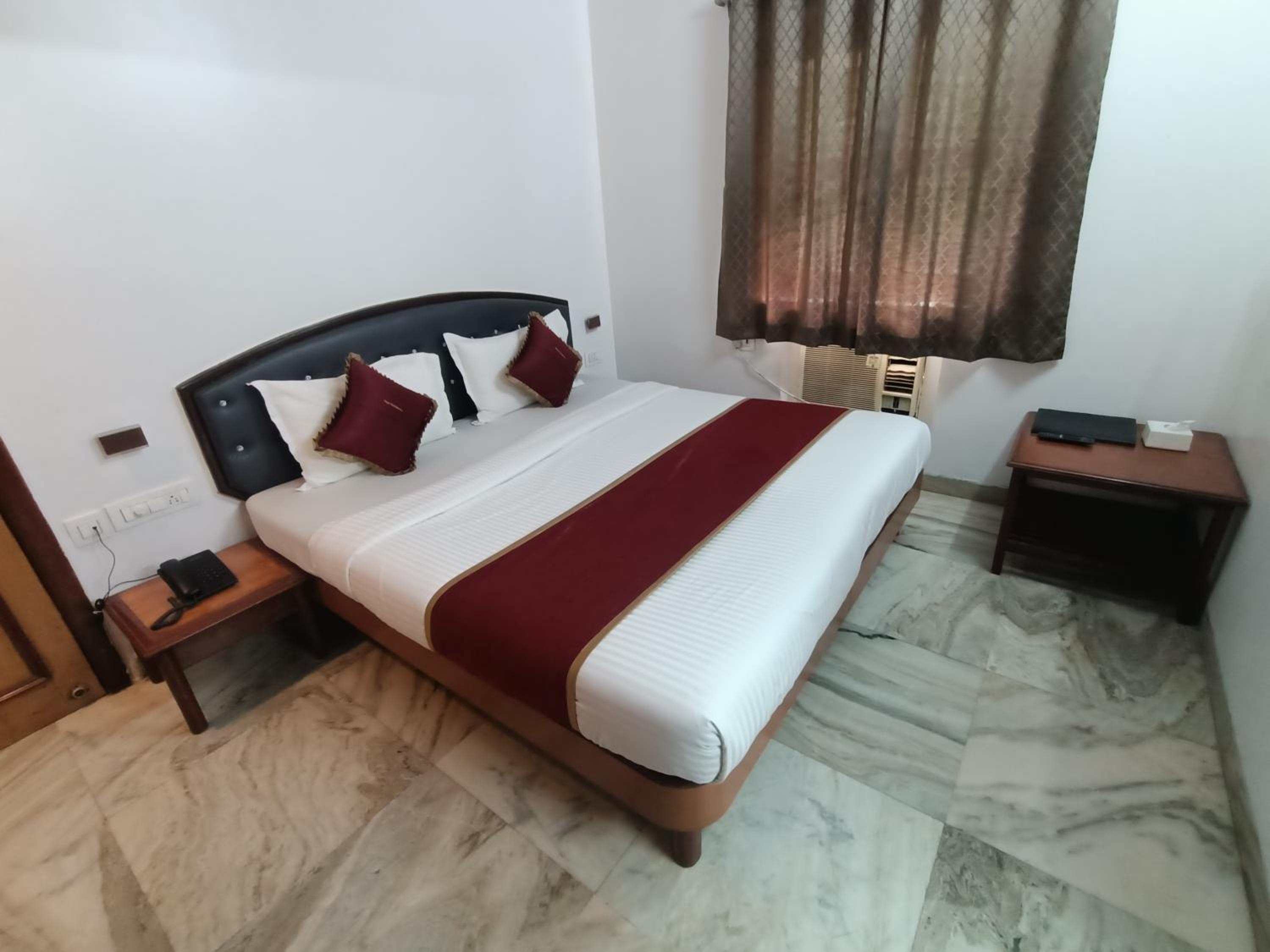 Standard Double Room - Photo 3