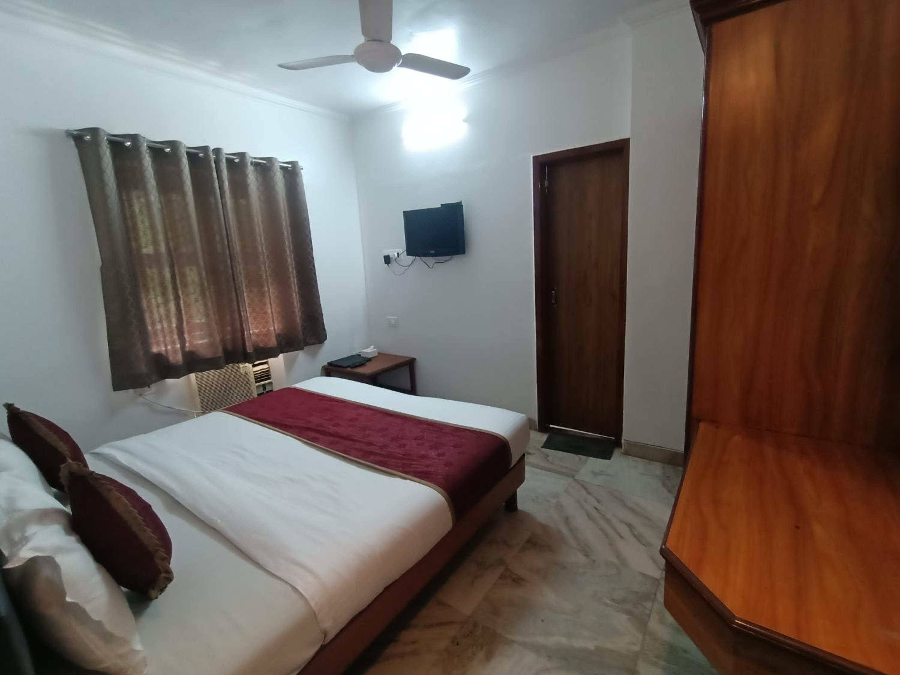 Standard Double Room - Photo 6