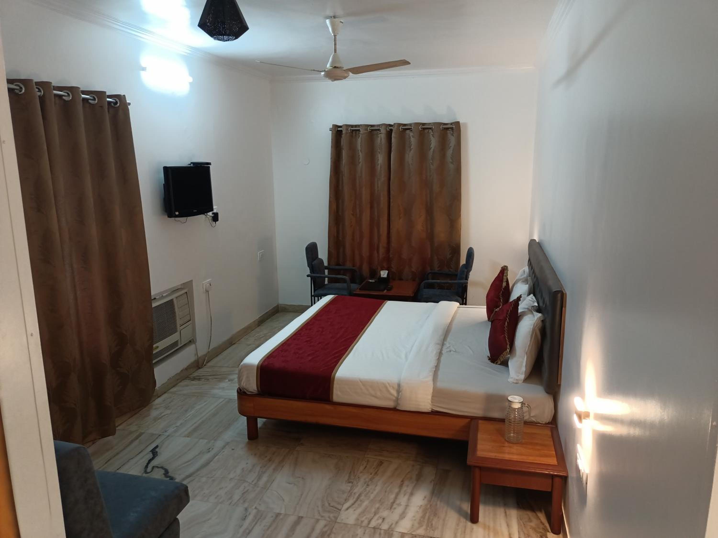 Deluxe Room - Photo 7