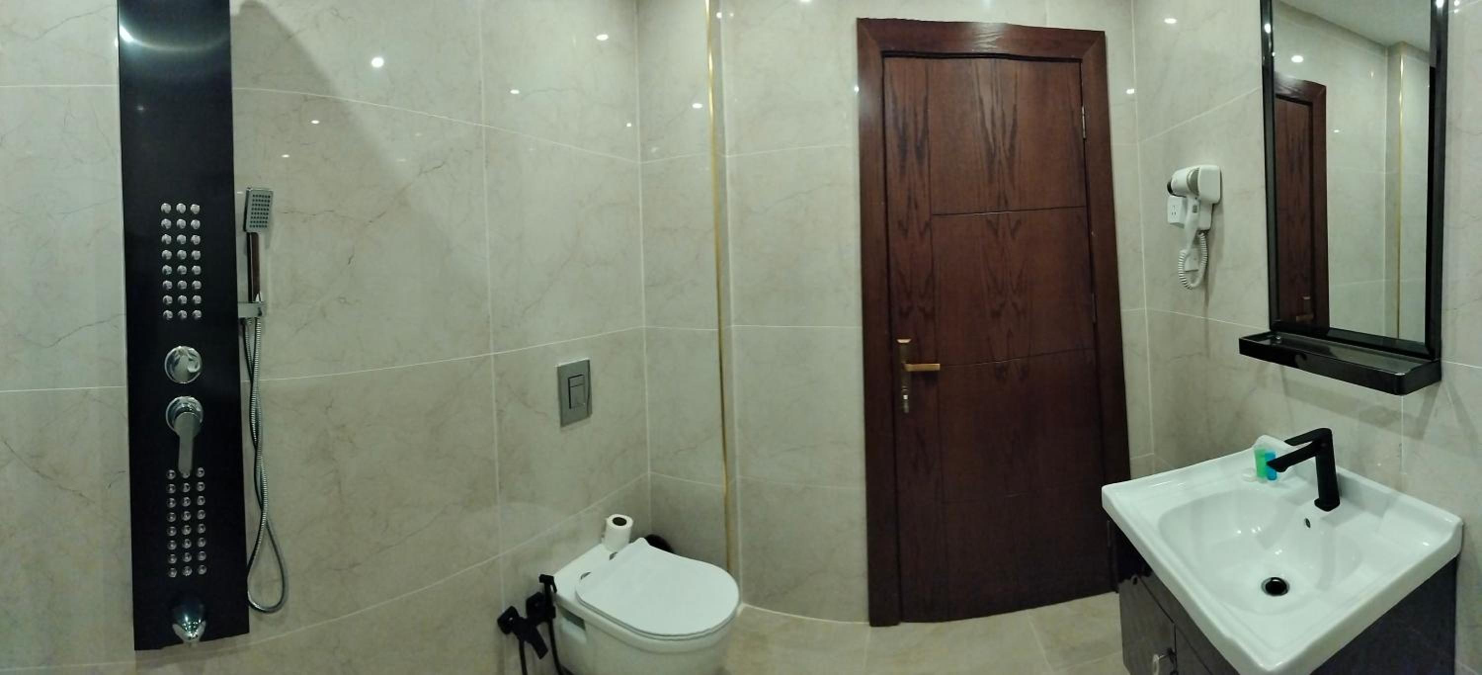 Deluxe Double or Twin Room - Photo 10