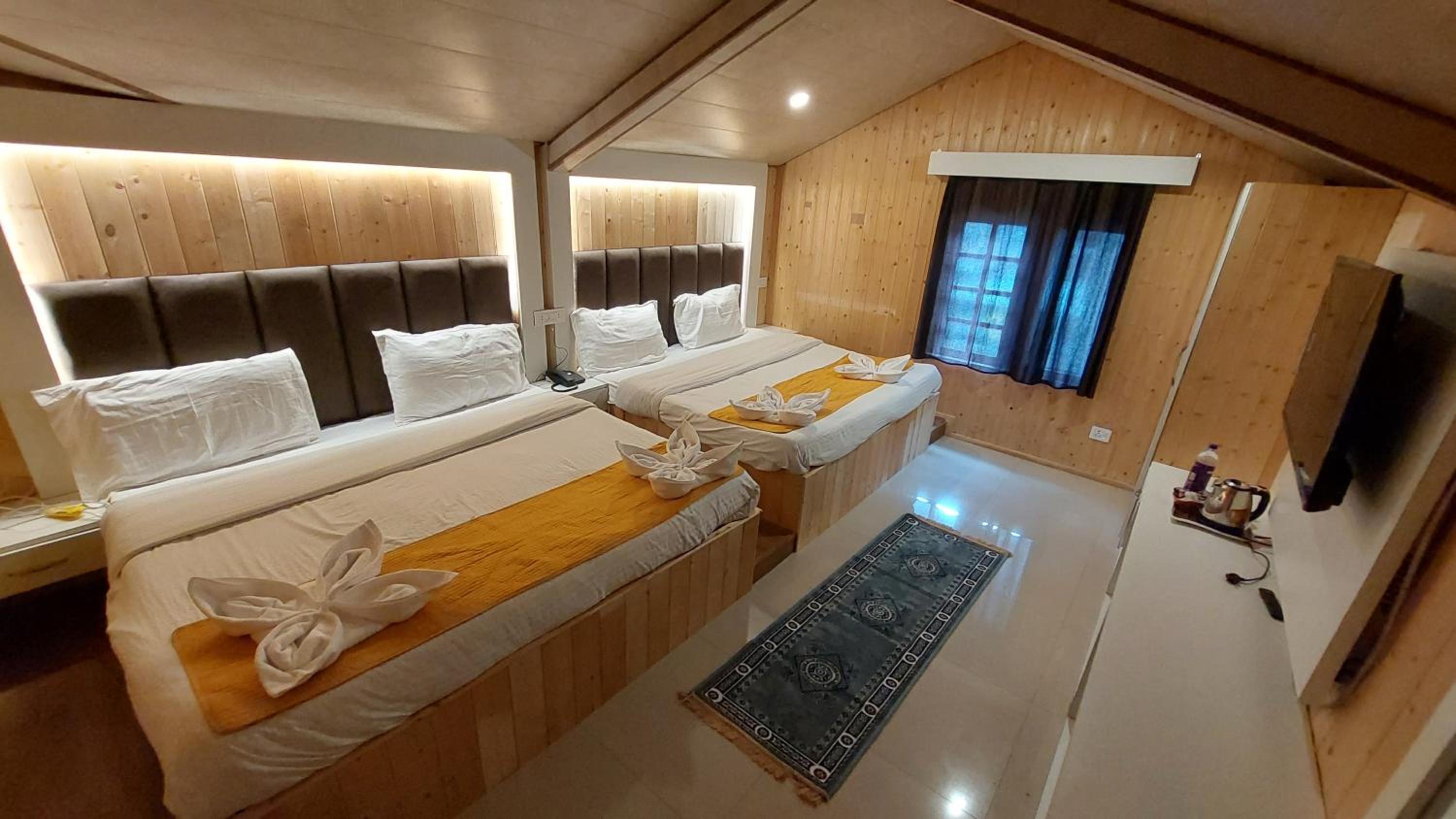 Family Room - Photo 2
