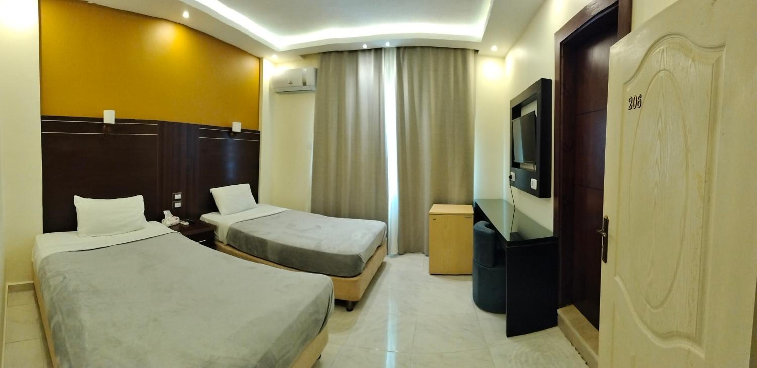 Deluxe Double or Twin Room - Photo 4