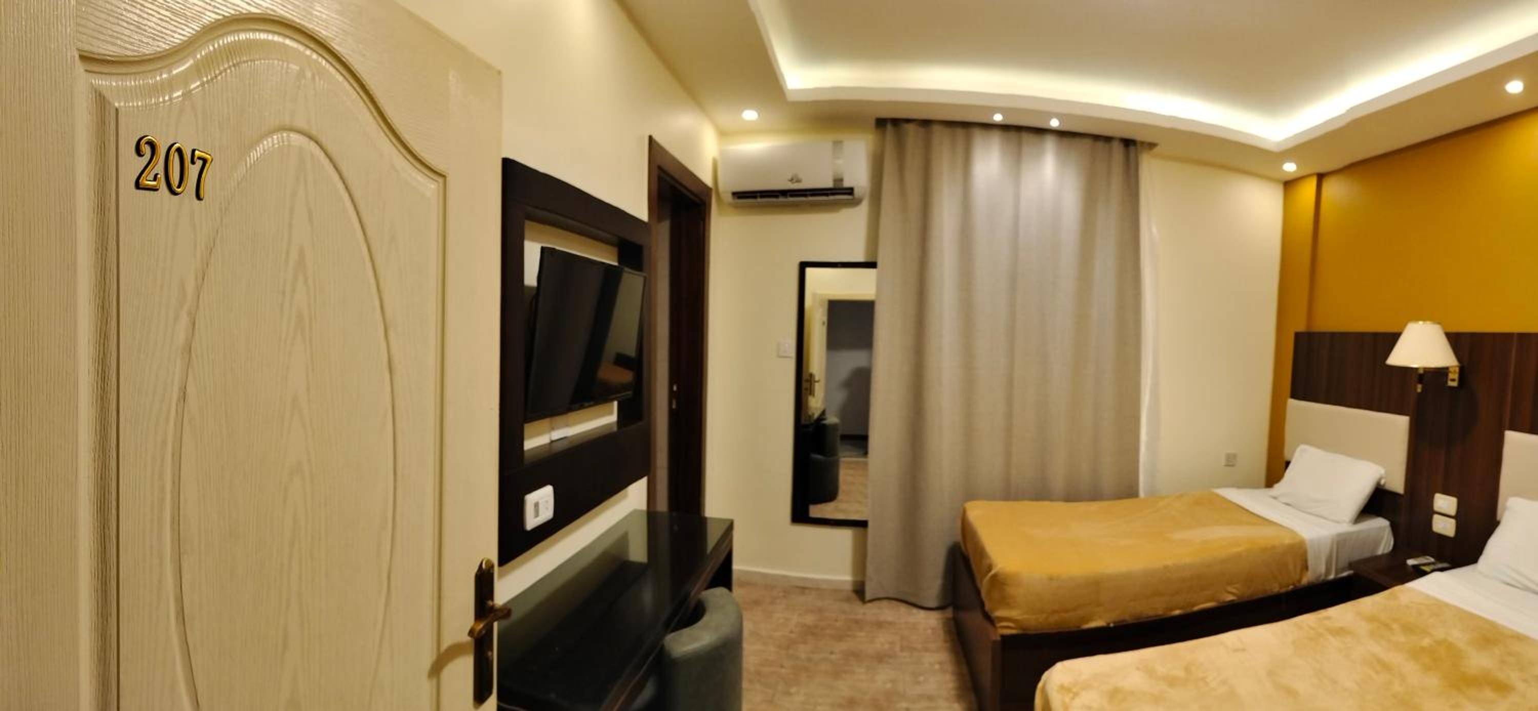 Deluxe Double or Twin Room - Photo 9