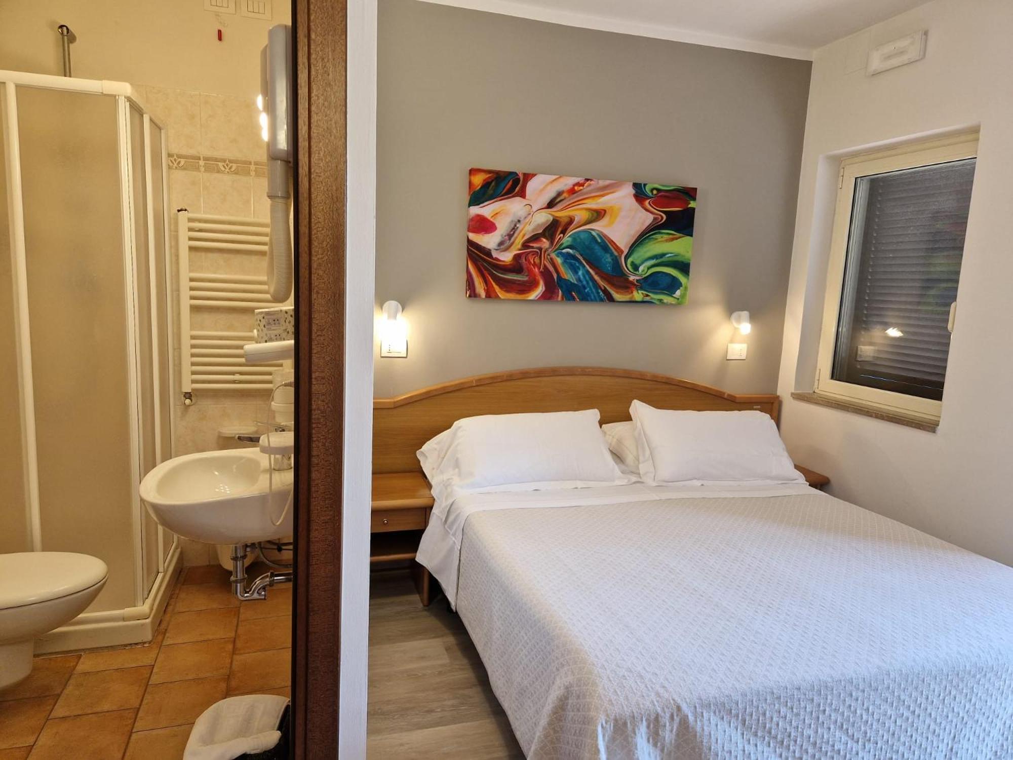 Double Room with Patio and View  - Photo 2