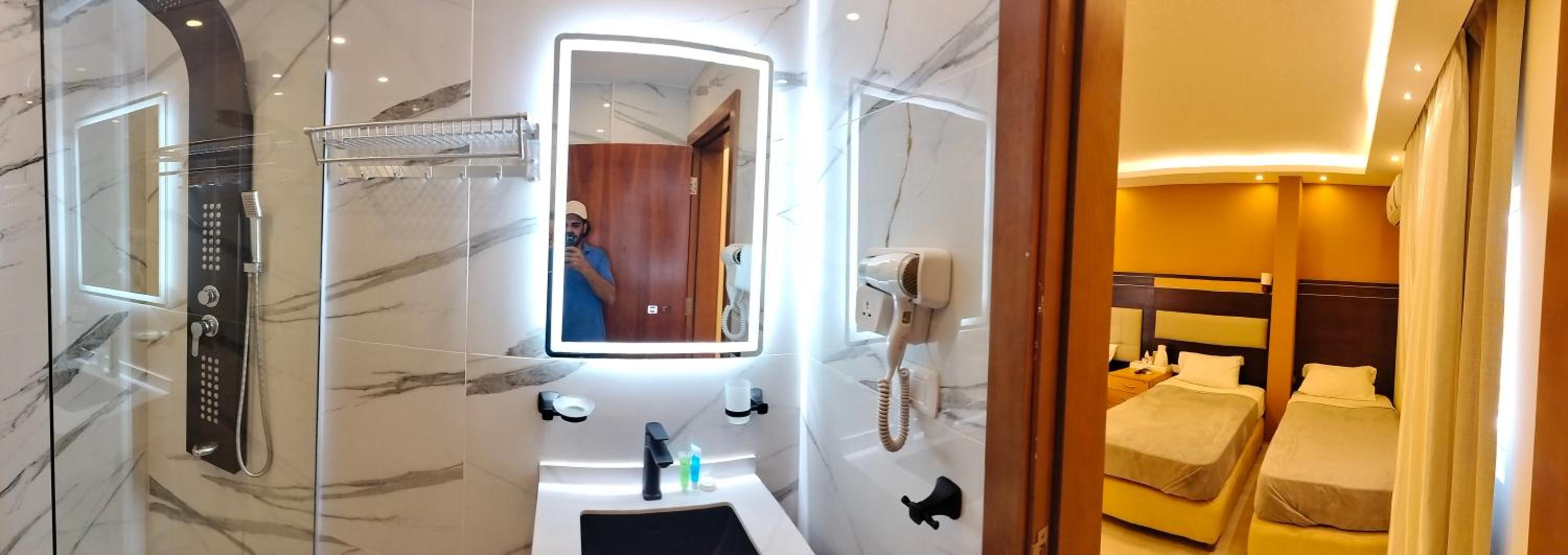 Deluxe Double or Twin Room - Photo 8