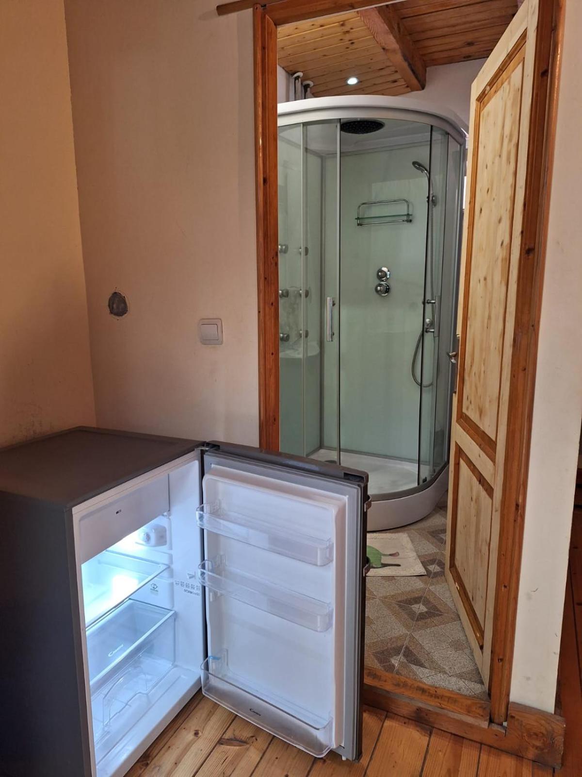 Double Room With Private Bathroom photo 2