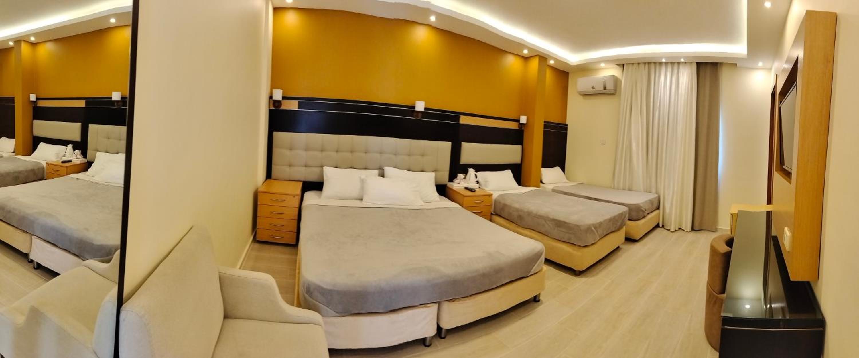 Duplex Quadruple Room - Photo 3